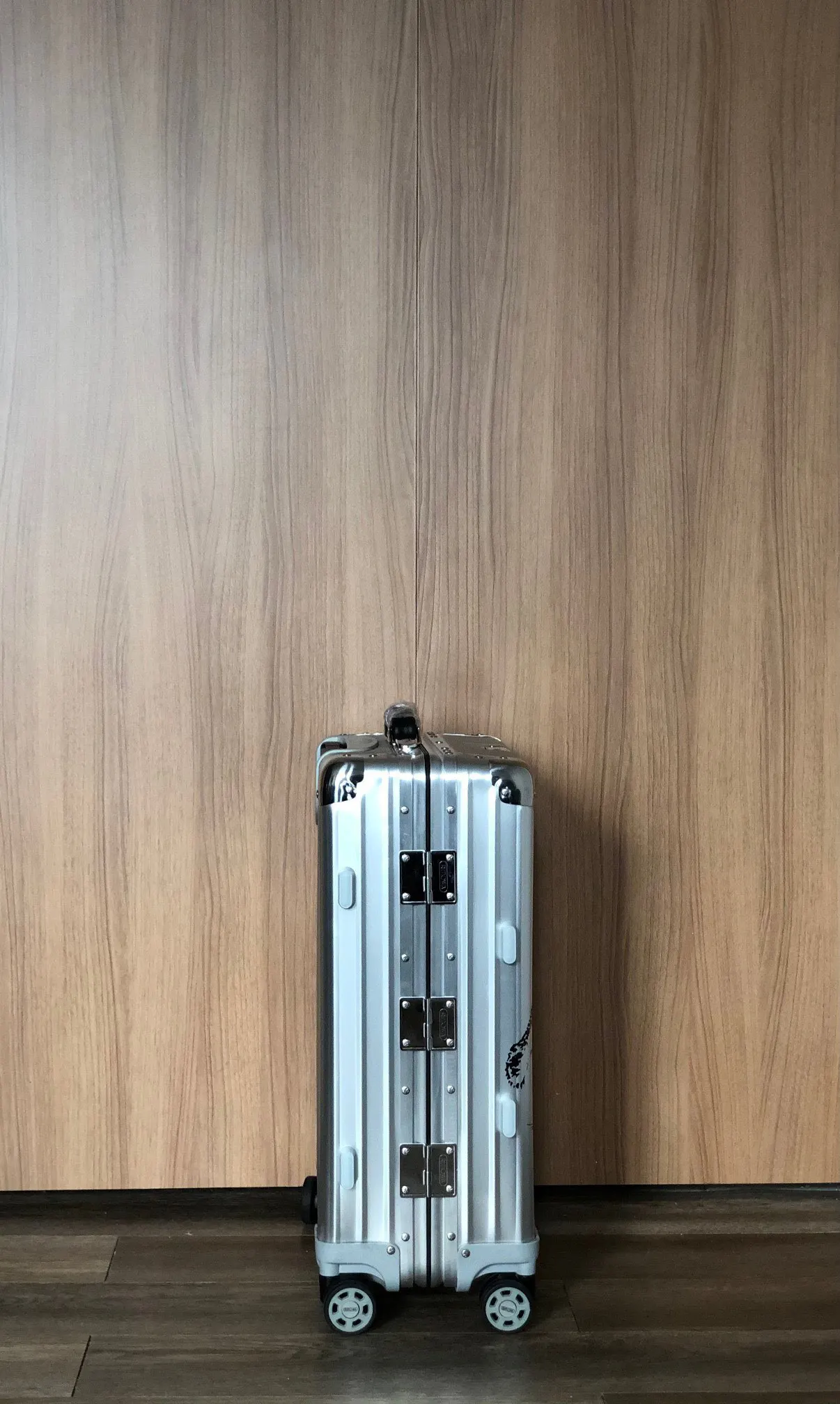 Rimowa Black Silver Suitcase Travel Lightweight
