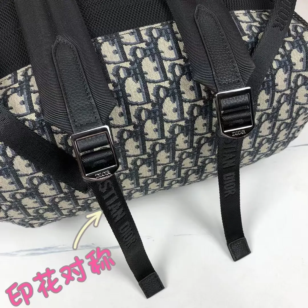 Dior 黑色 米色 市场 欢迎对比 折叠 米色和黑 雙肩包 实用雙肩款