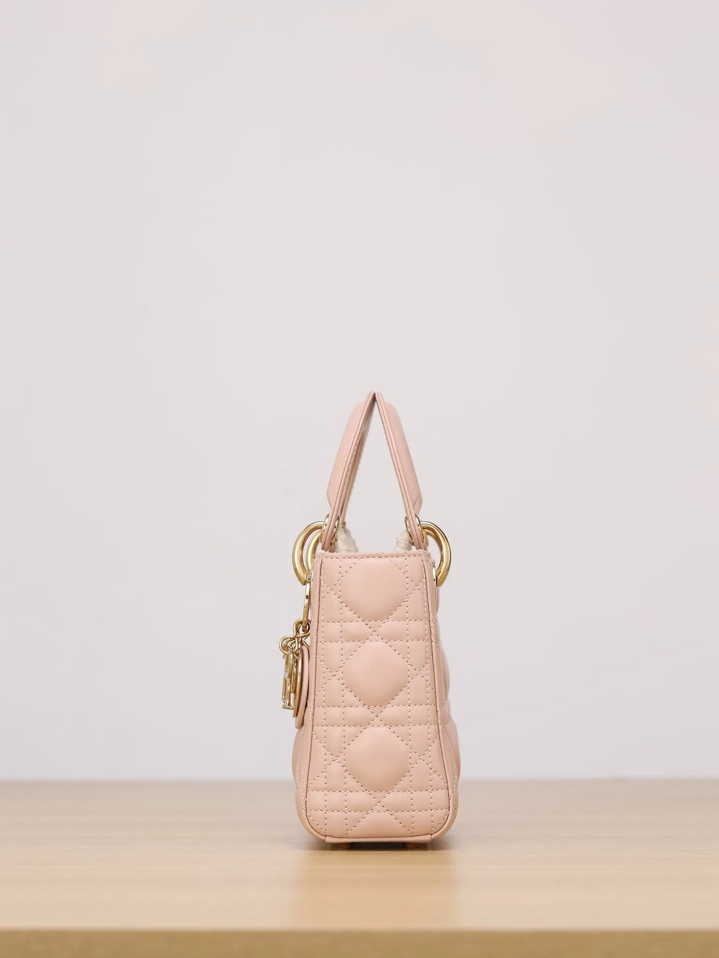 Dior Lady Dior Lady 粉色羊皮迷你手袋 金扣