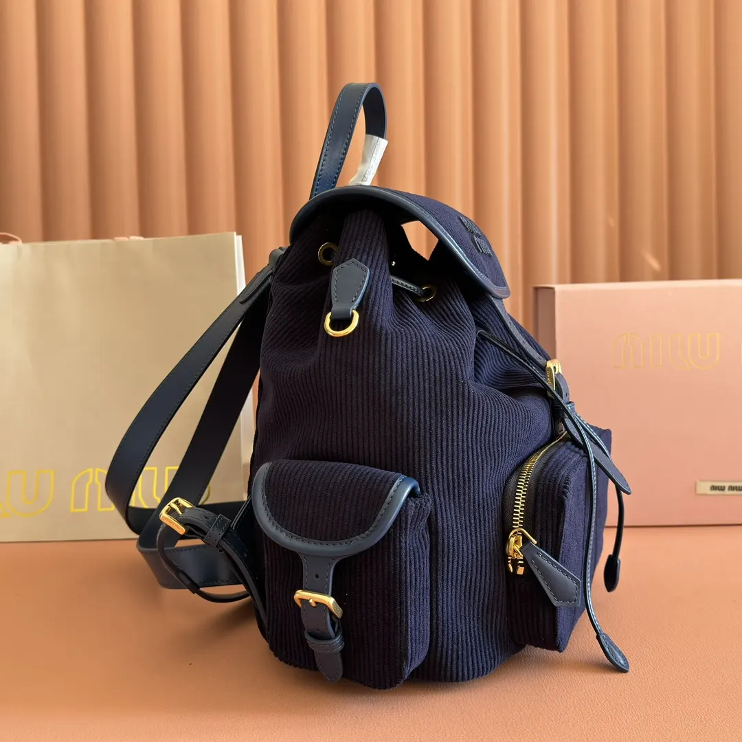 Miu 小牛皮 雙肩包 实用雙肩款