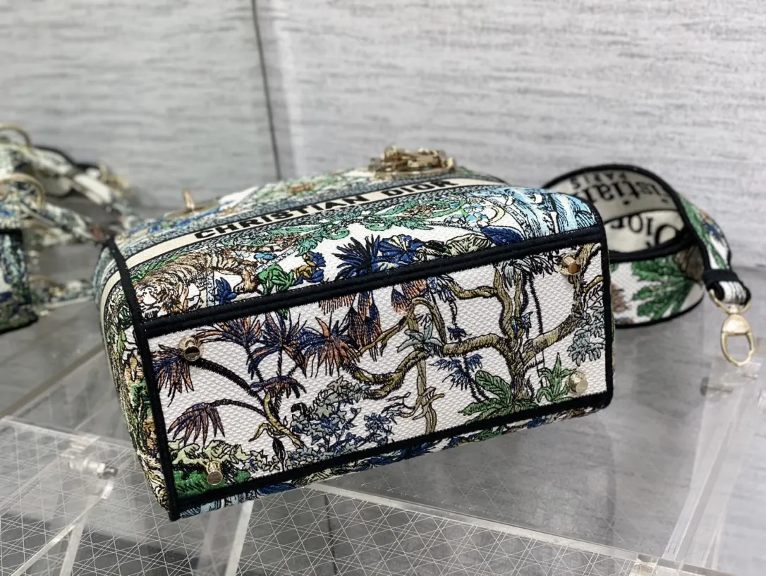 Fashion Item Travel