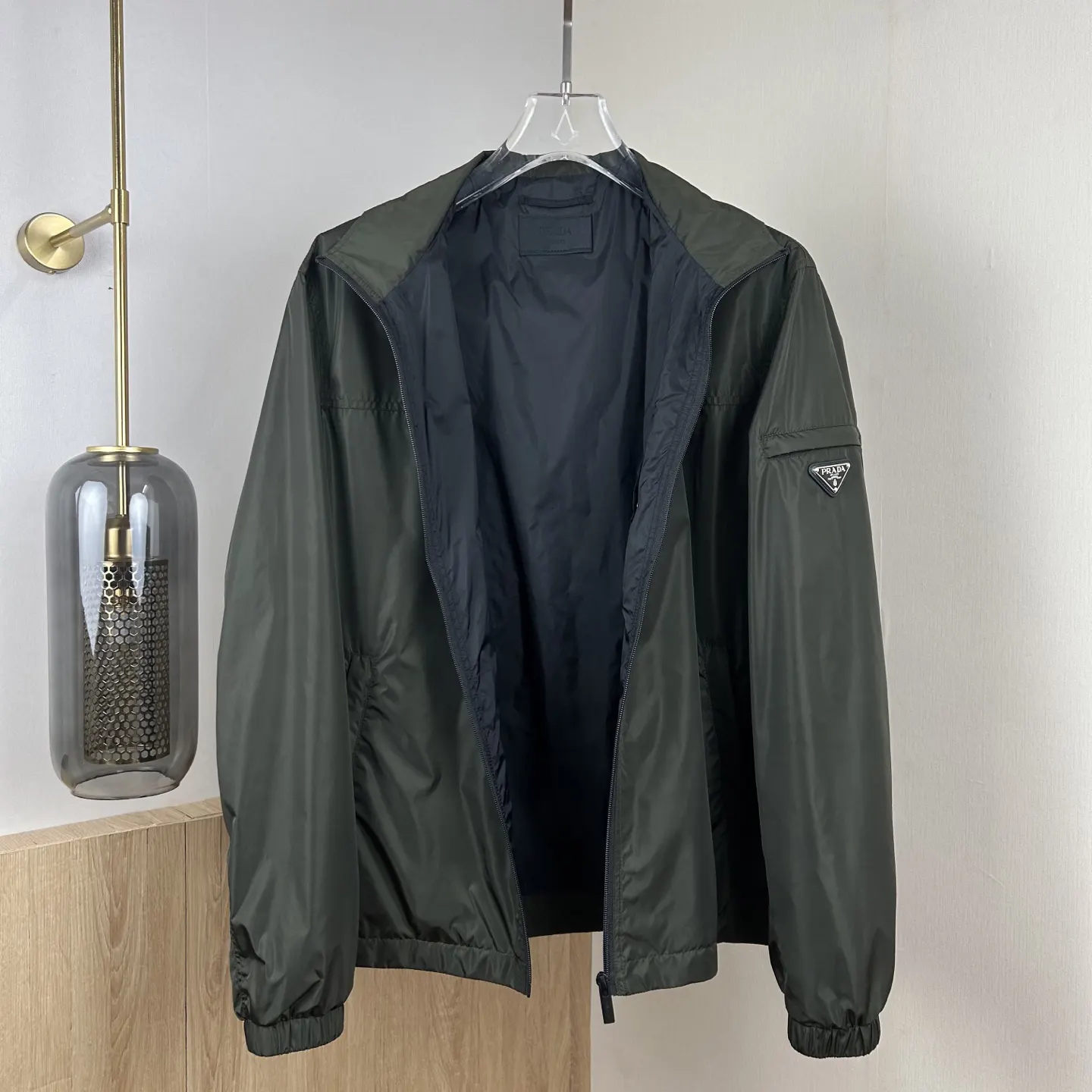 PRADA Re-Nylon尼龙 三角标 夹克外套 通勤休闲款