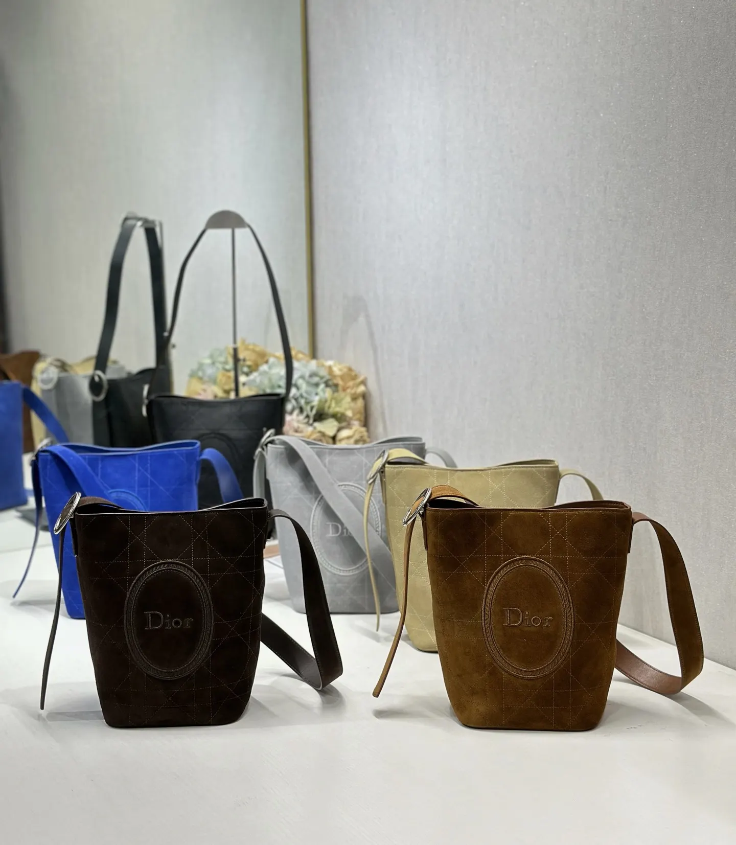 Dior Mdaillon 水桶包 种顏色 批 休閒水桶款