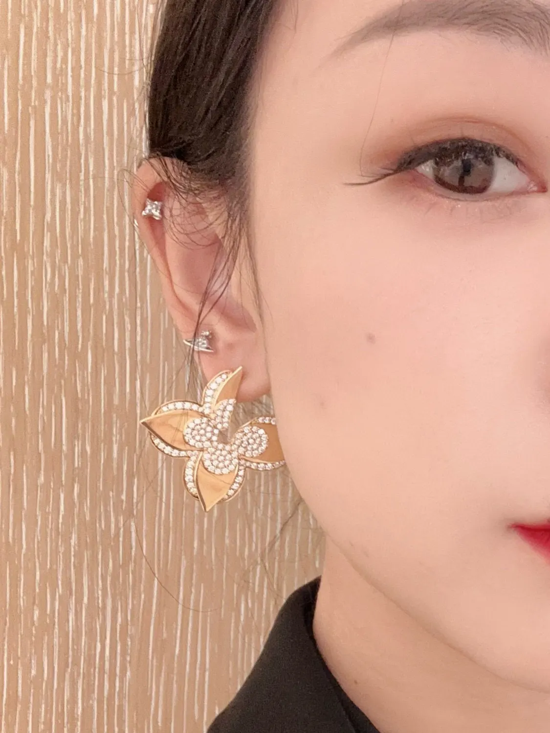 Louis Vuitton 金色 耳钉 小巧点缀 耳饰