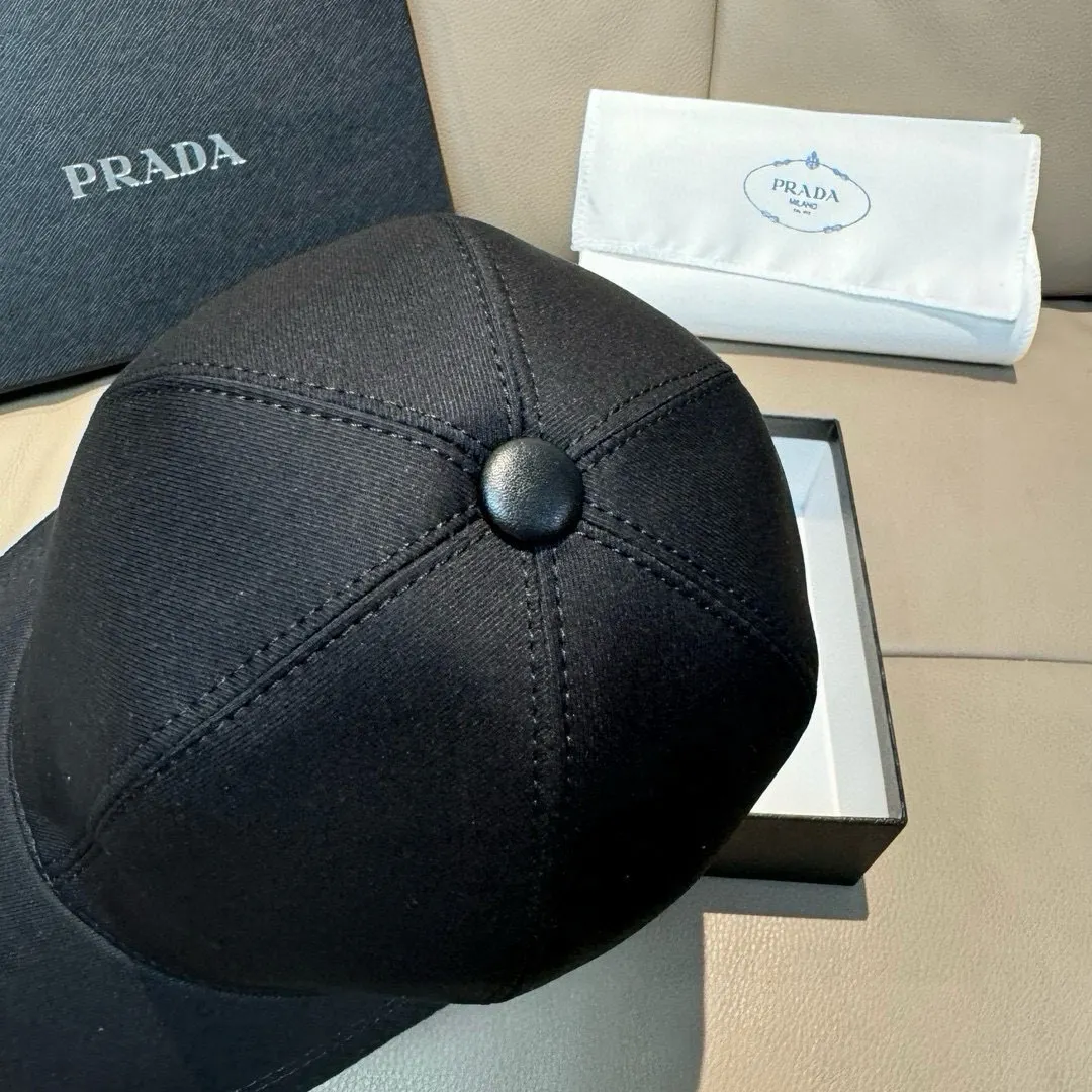 PRADA 牛皮 棉质 刺绣 帽子 精致搭配款