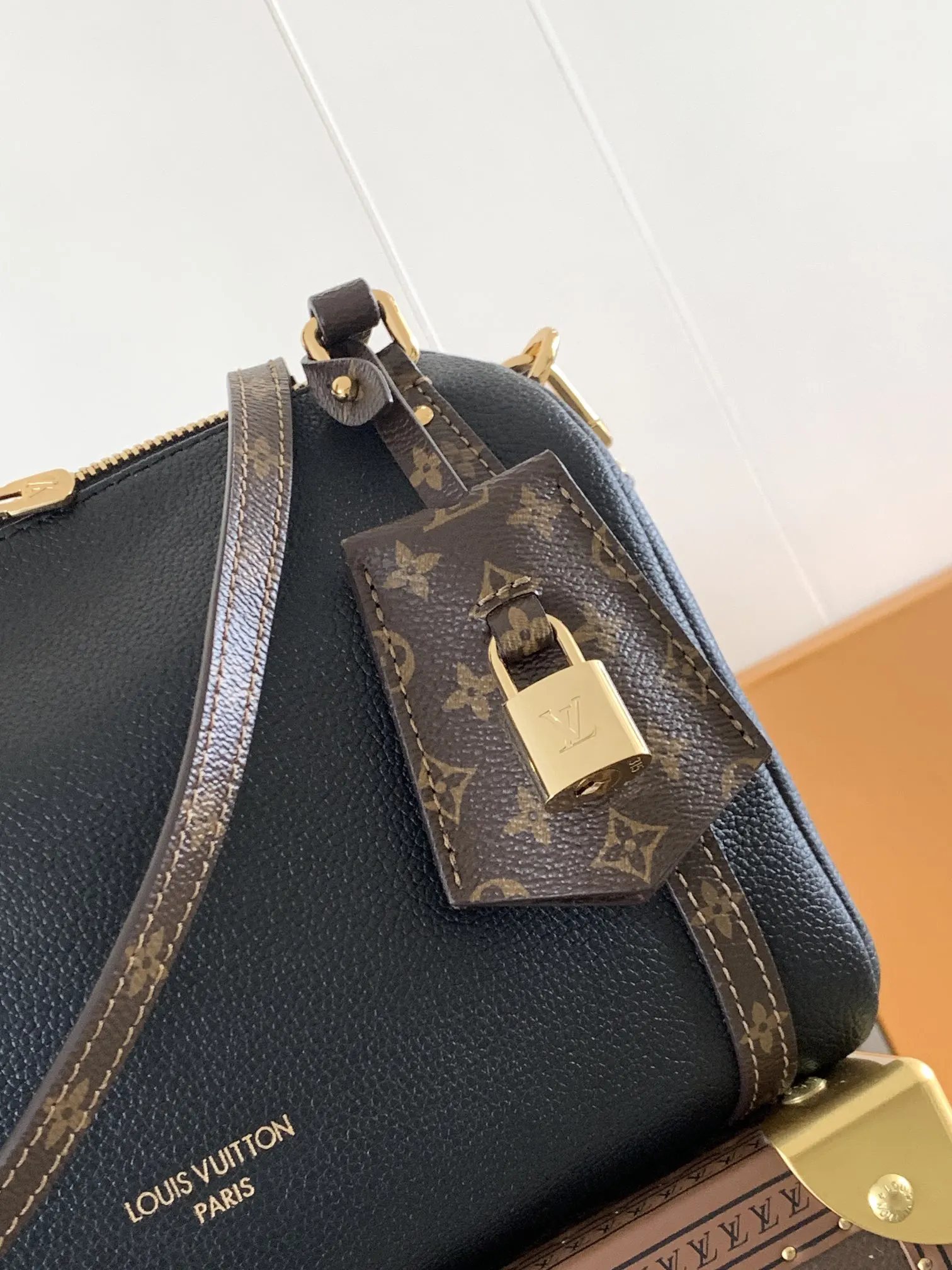 LV 黑色 棕色 牛皮 黑油蜡 白拼藍 旅行袋 大容量旅行款