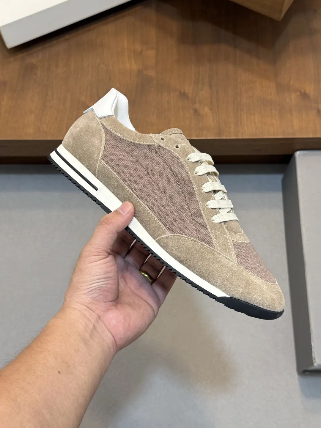 Brunello Cucinelli SS 白色 運動鞋 休閒百搭款(數字4) Brunello Cucinelli SS 白色 運動鞋 休閒百搭款(數字4)