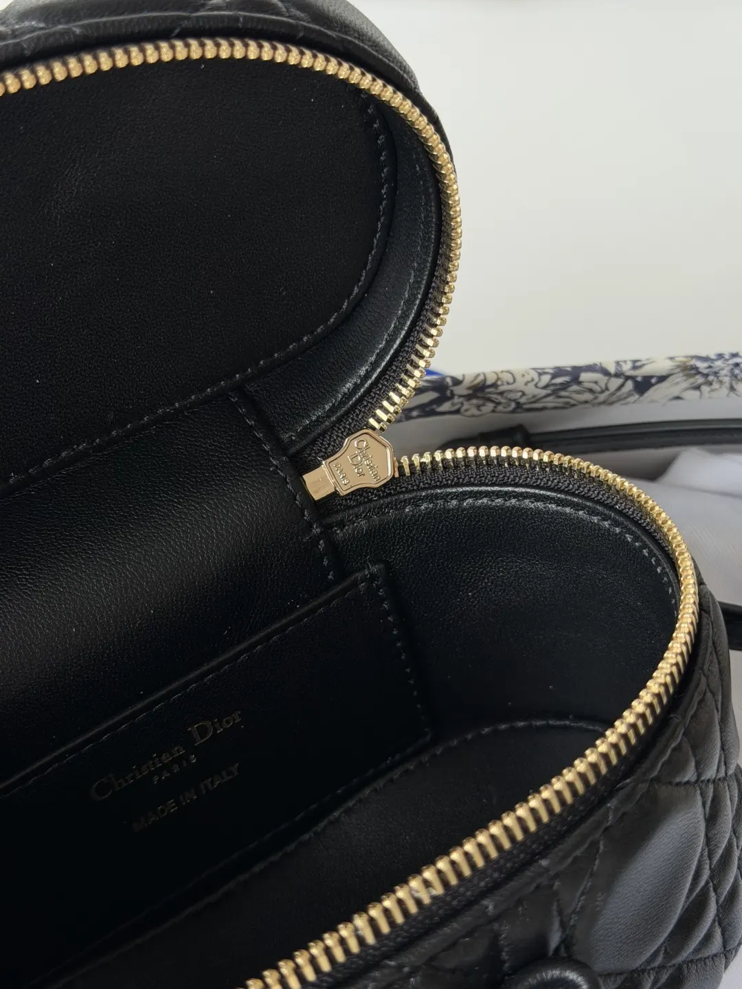 Dior 羊皮包包 手提斜挎 手提包(數字11) Dior 羊皮包包 手提斜挎 手提包(數字11)