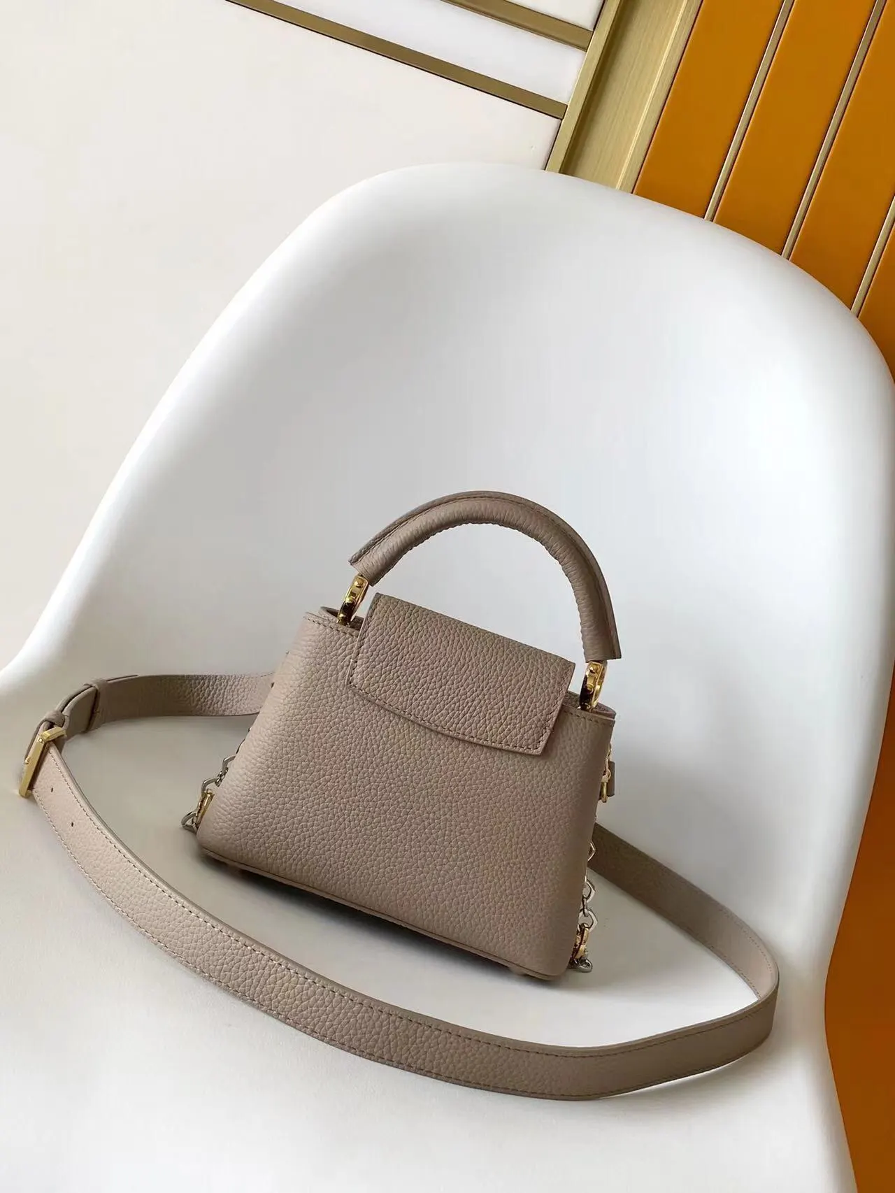 LV Capucines 黑色 米白 牛皮 鏈條包 精致鏈條款