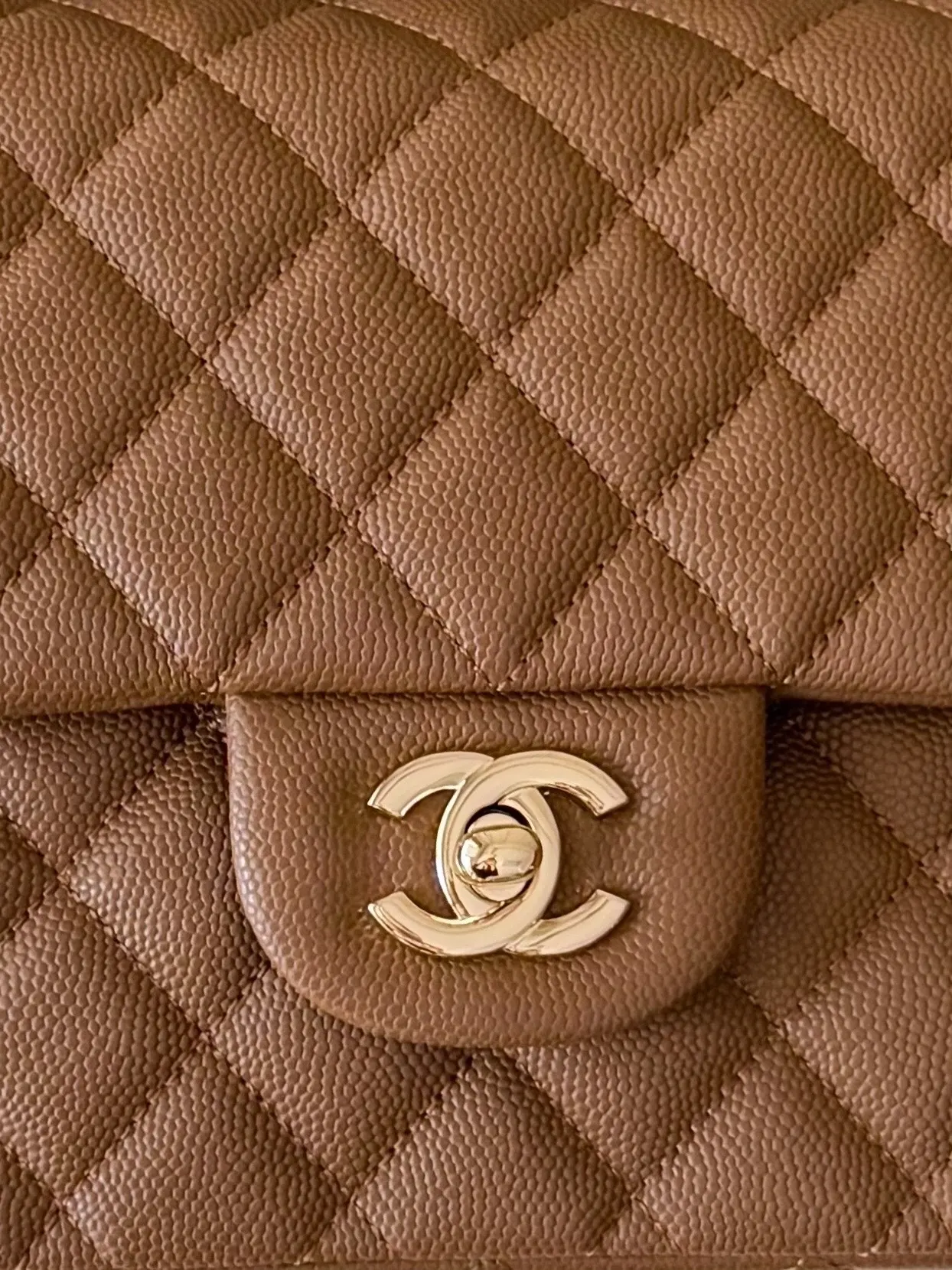 Chanel 棕色牛皮菱格鏈條包 金扣