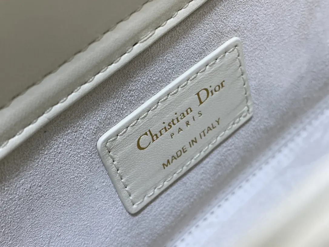 Dior 羊皮 迷人优雅又气场十足 斜挎手拎也是女人味十足 經典 斜背包 輕便斜挎款