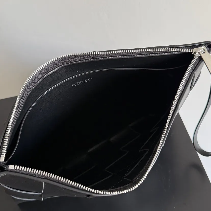 Bottega Veneta 小牛皮 手拿包 精致手拿款(數字9) Bottega Veneta 小牛皮 手拿包 精致手拿款(數字9)