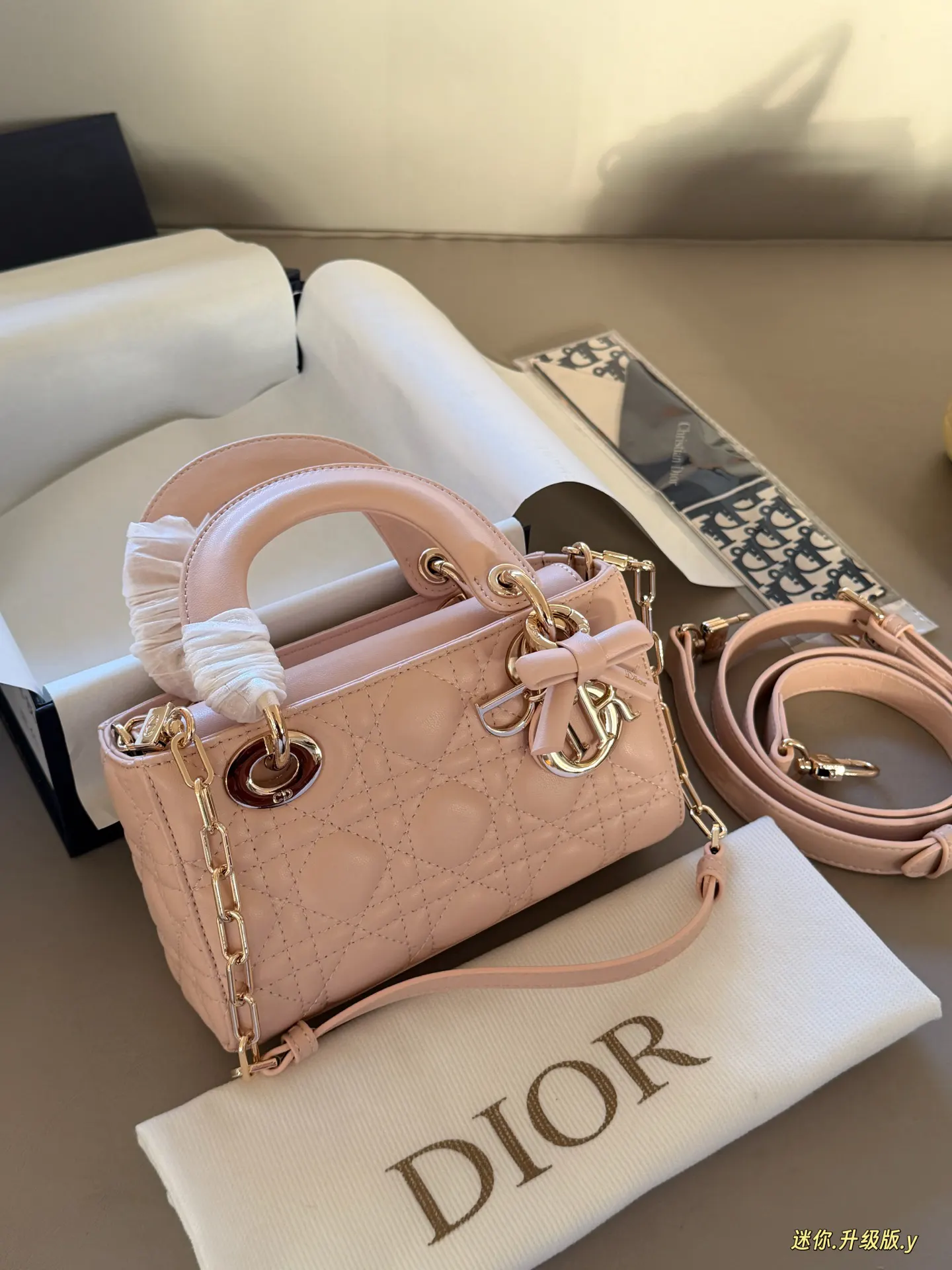 Dior Lady Dior Lady 金色藤格纹手提斜挎包 复古