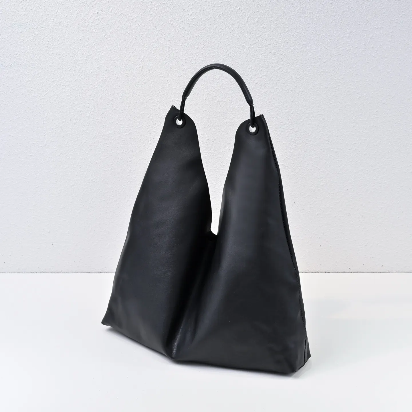 黑色 The Row bindle bag 单肩包 轻 日常单肩背款