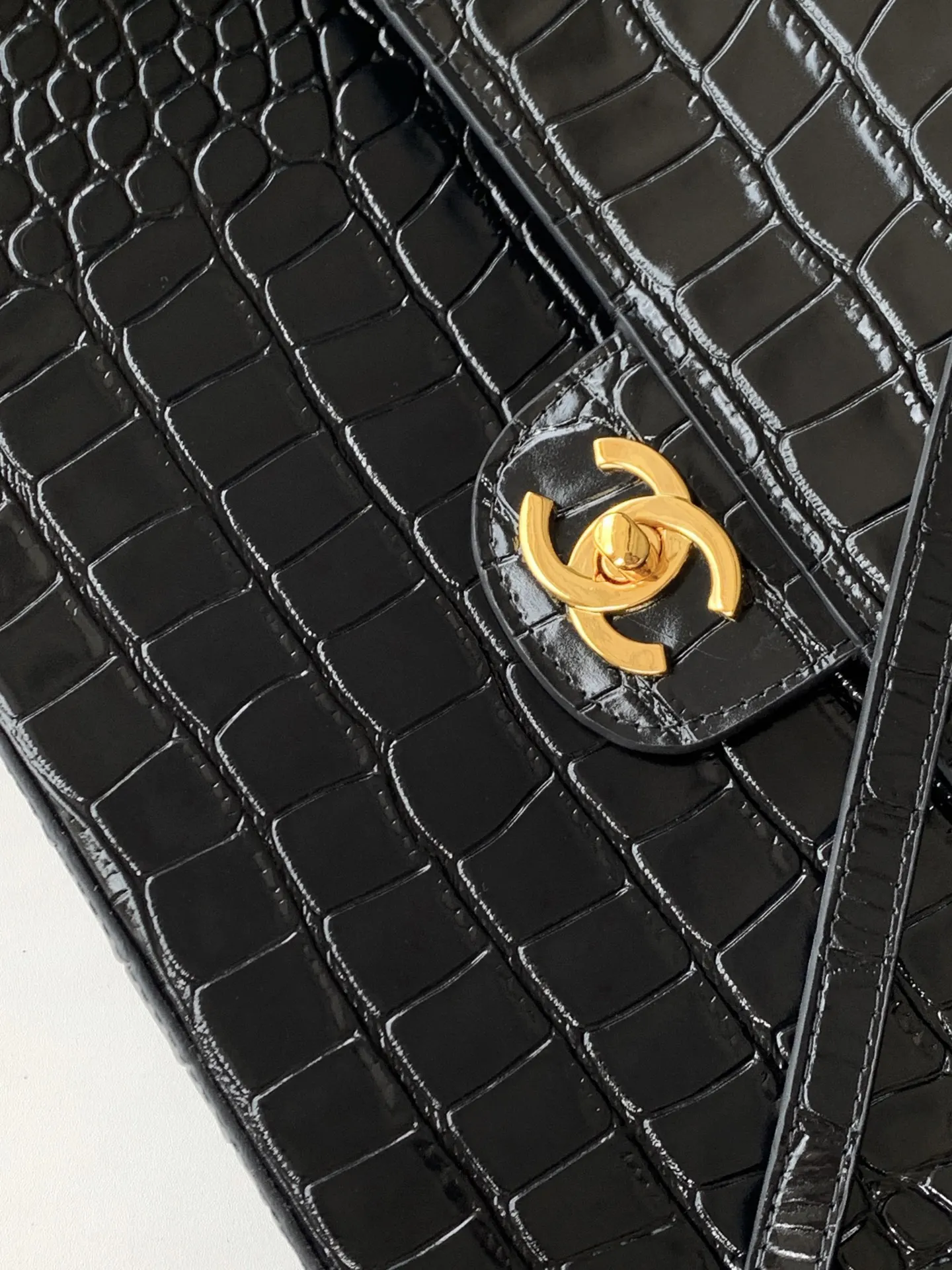 Black Red Top Handle Bag Commuter