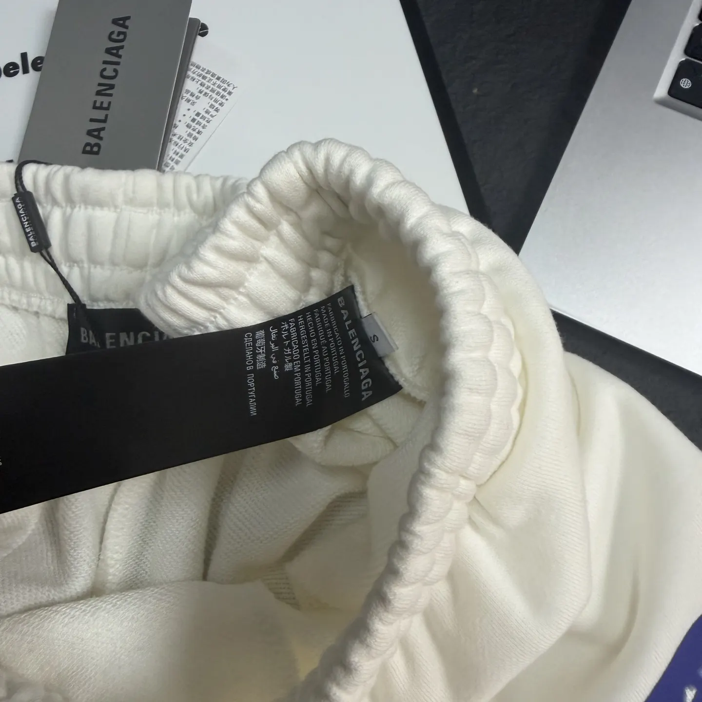 Balenciaga White Cotton Logo Shorts Loose Casual Style