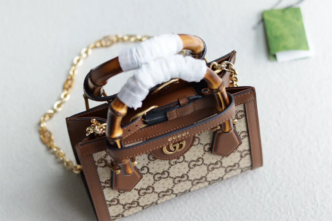 Gucci 帆布 秀款满钻Diana Diana迷你托特包以饰水 大容量托特款