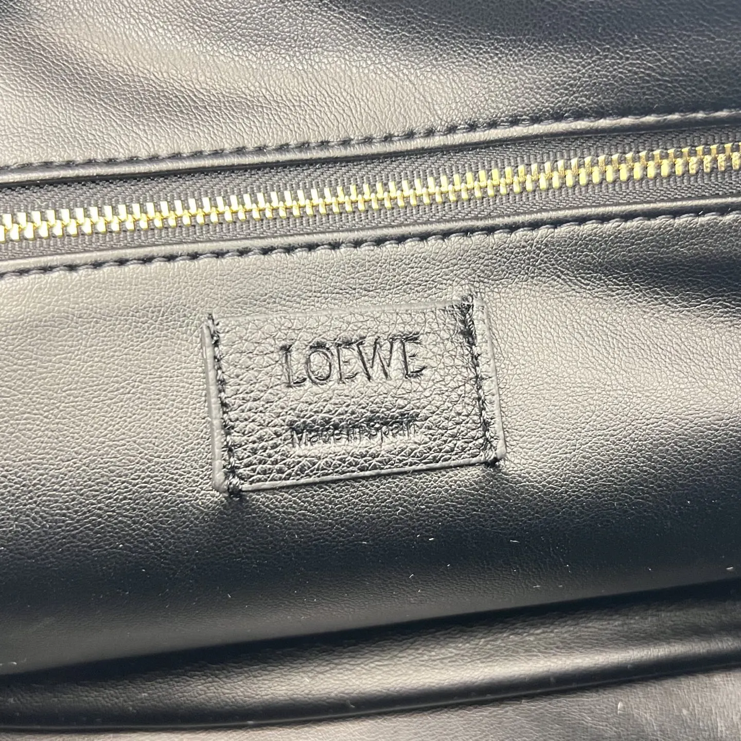 Loewe 牛皮手提包 精選款(數字2) Loewe 牛皮手提包 精選款(數字2)