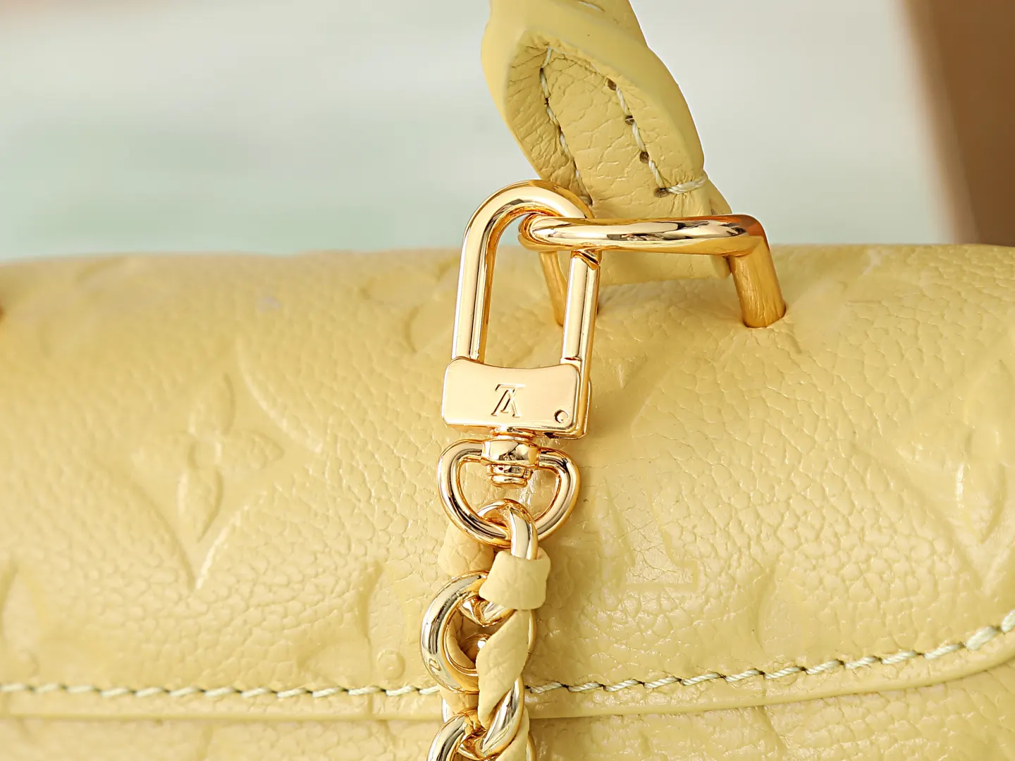 White Chain Bag
