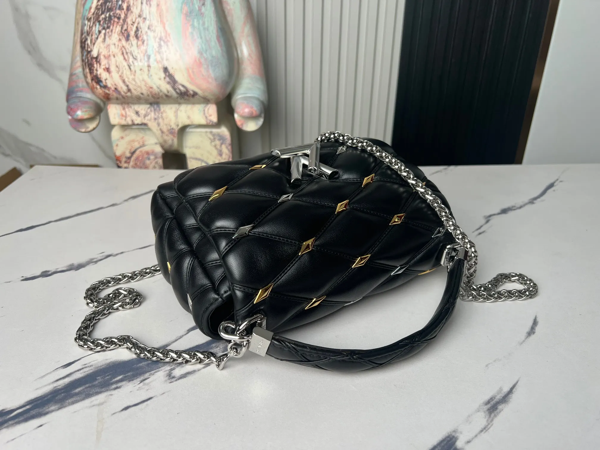 LV 黑色 羊皮 鏈條包 精致鏈條款