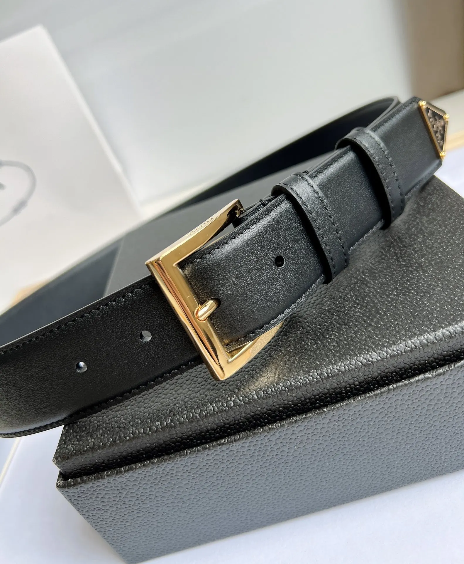 Prada 黑色/金色 皮革 腰带