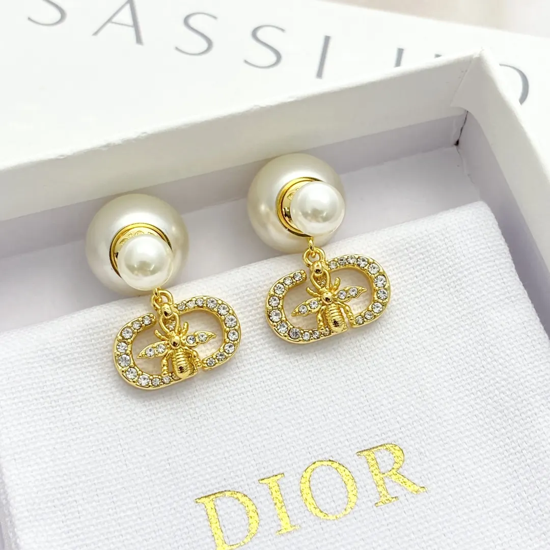 Dior 珍珠耳钉 金色百搭款