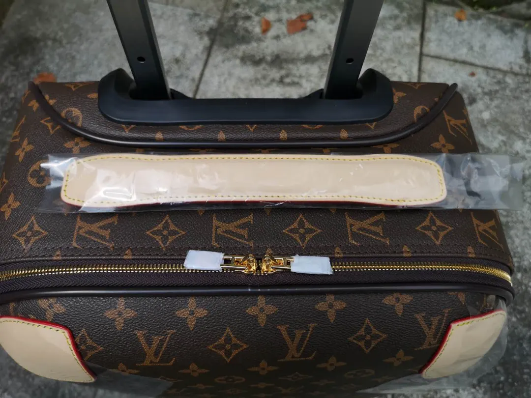 LV 数量不多 赶紧抢购 勾引 产品抢先上市 实 行李箱 旅行拉杆款 轻便出行款