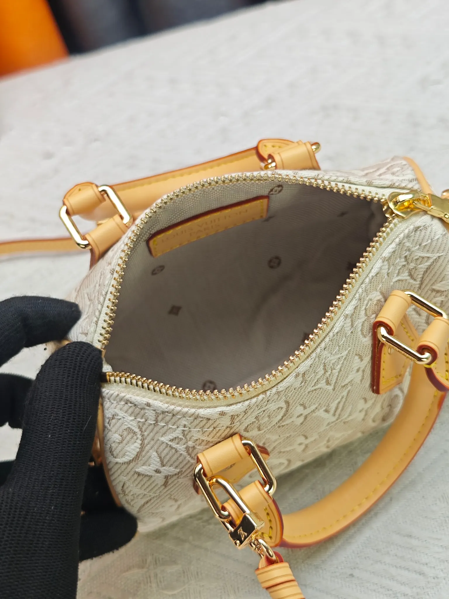 LV Speedy 白色 牛皮 收納包 旅行收納款