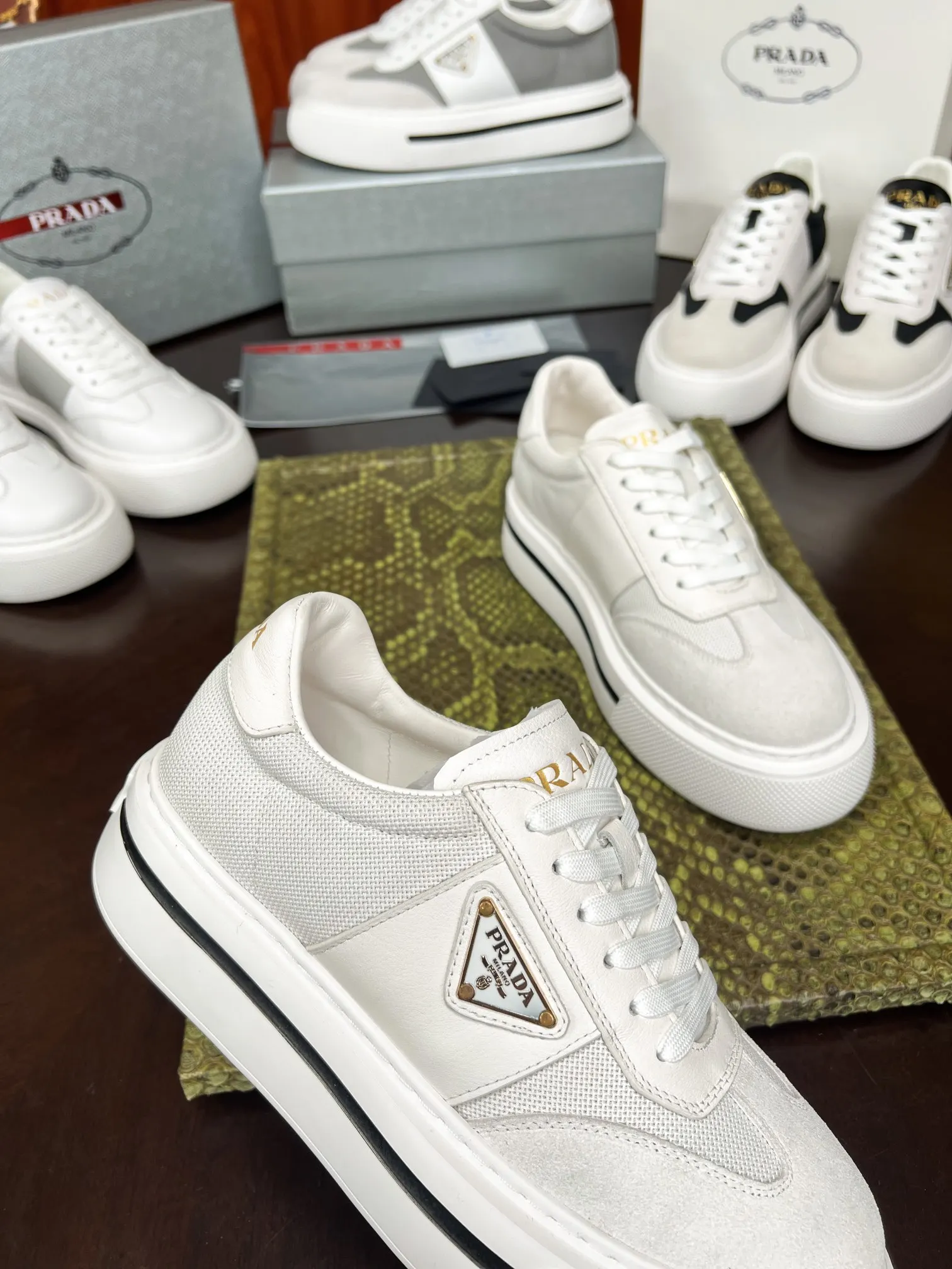 PRADA 牛皮 休闲鞋 舒适百搭款