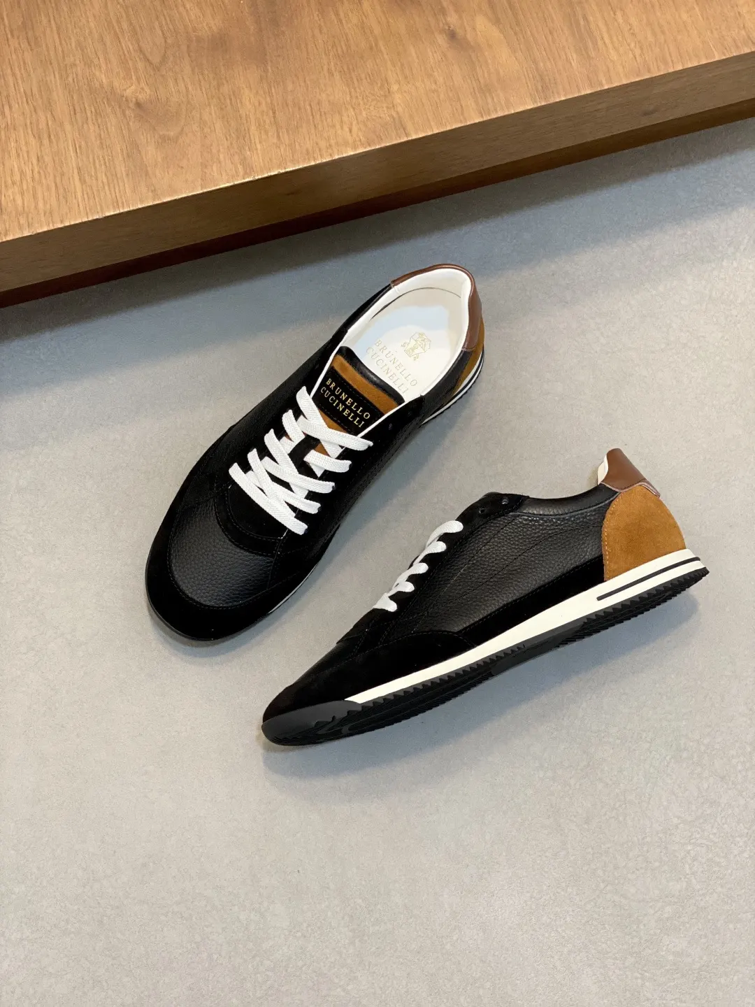 Brunello Cucinelli SS 白色 運動鞋 休閒百搭款(數字5) Brunello Cucinelli SS 白色 運動鞋 休閒百搭款(數字5)