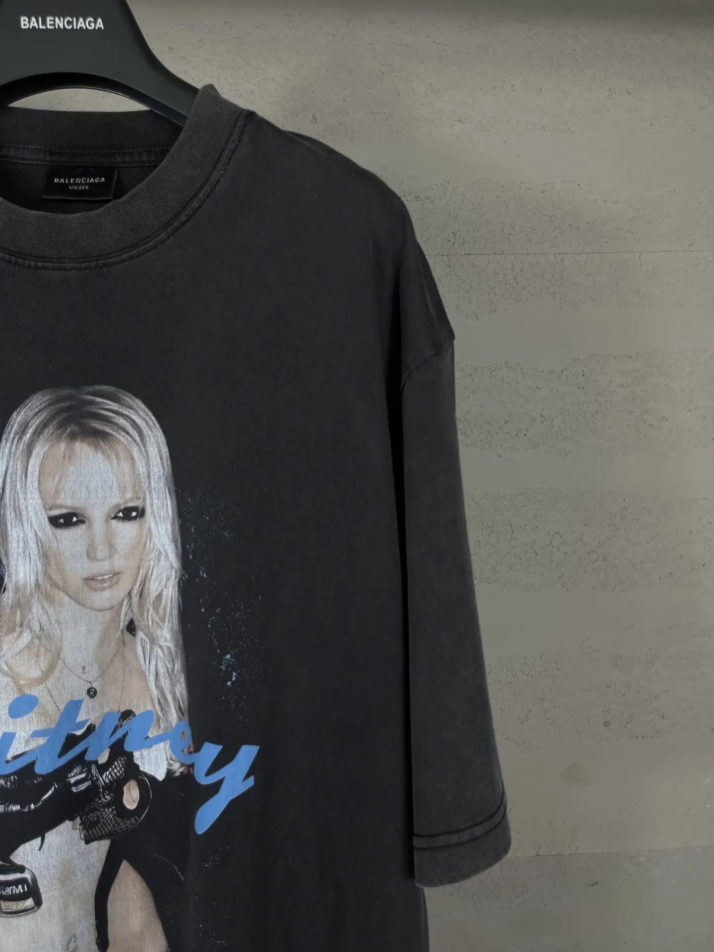 Balenciaga 純棉 Logo 短袖T恤 宽松休閒(數字6) Balenciaga 純棉 Logo 短袖T恤 宽松休閒(數字6)