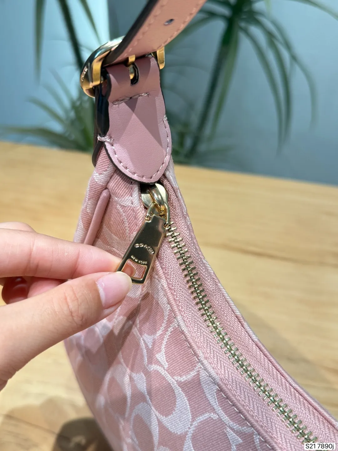 Coach 老花 粉色 帆布 收纳包 旅行收纳款