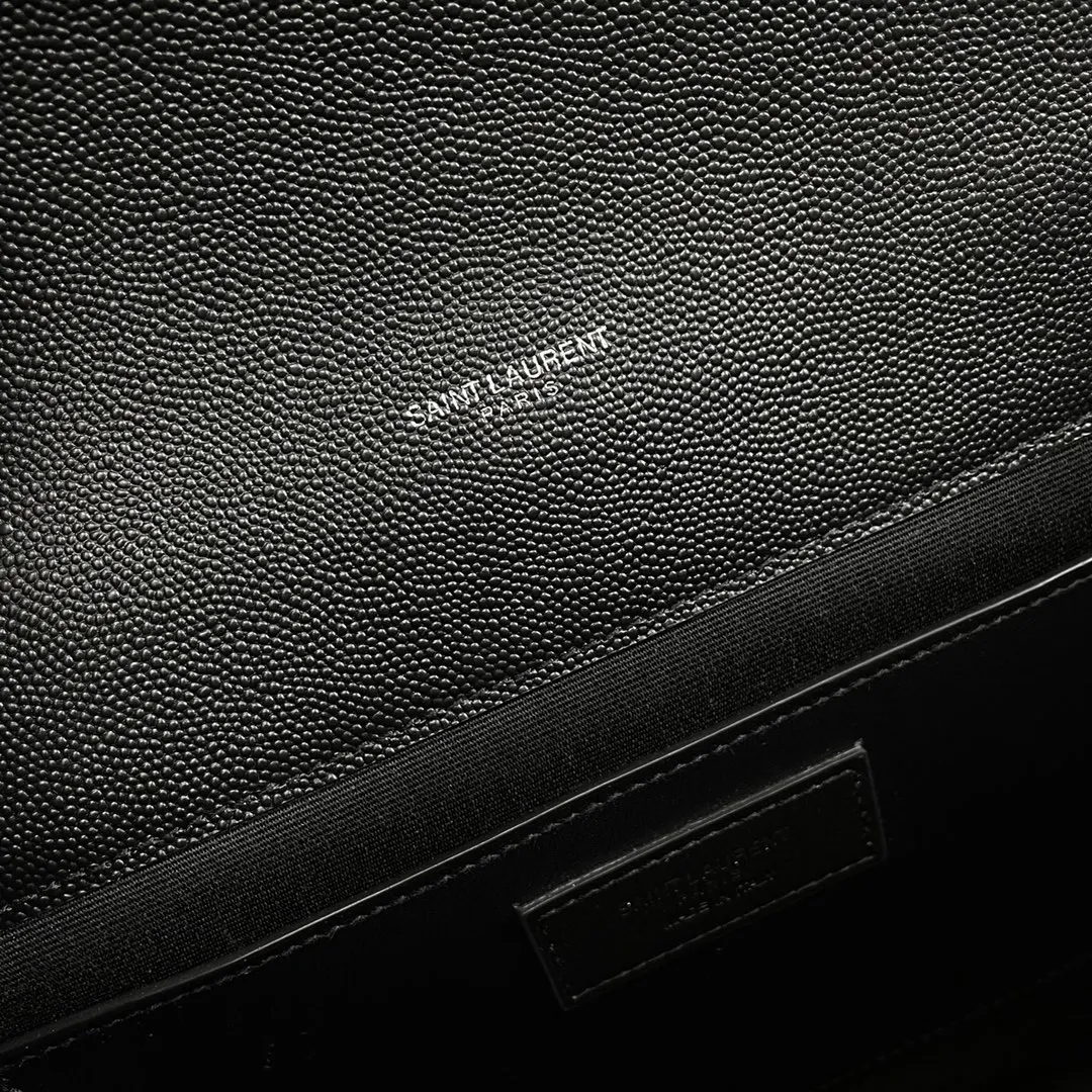 Chain Bag Leather Image 9 Chain Bag Leather Image 9