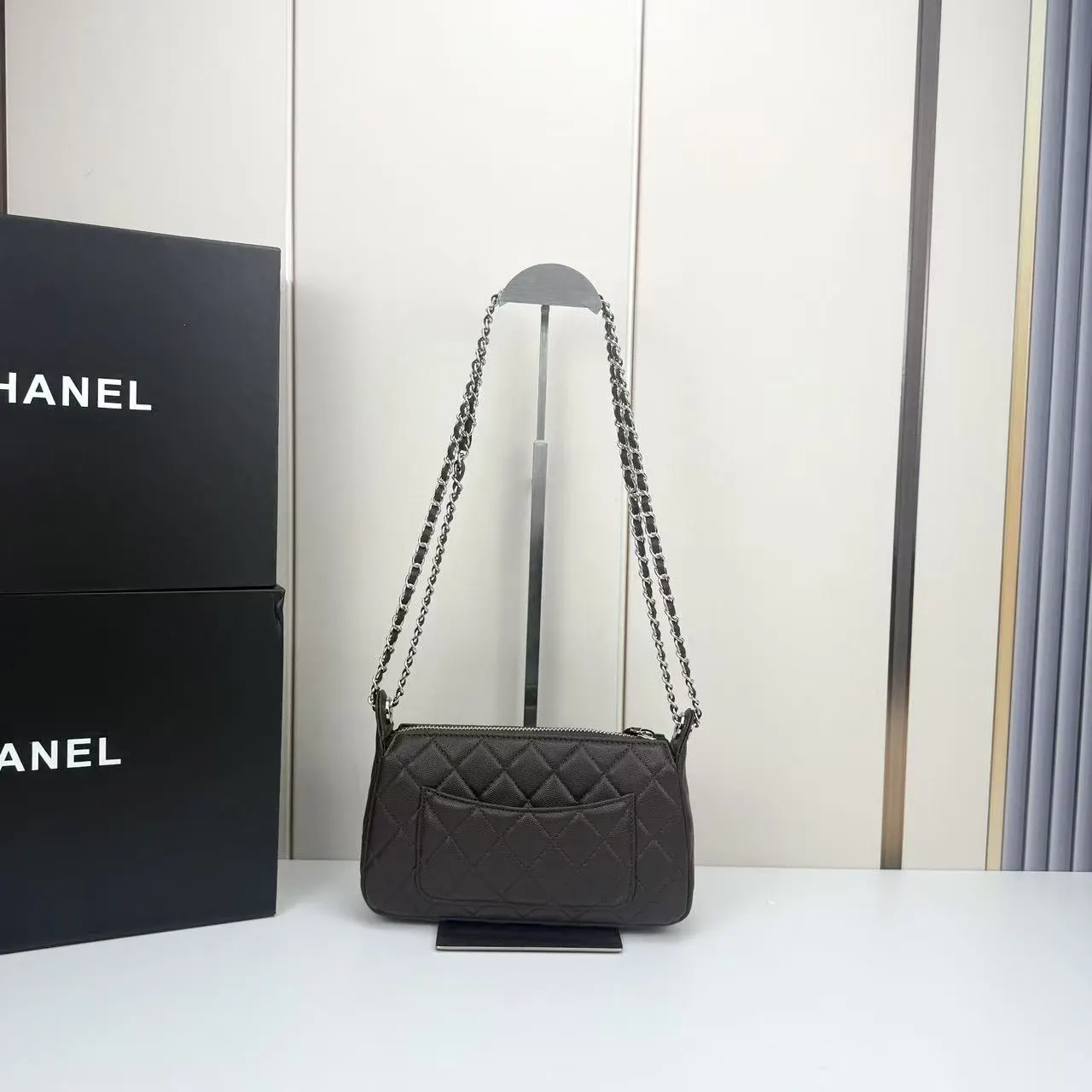 Chanel 银色 皮革 手提包