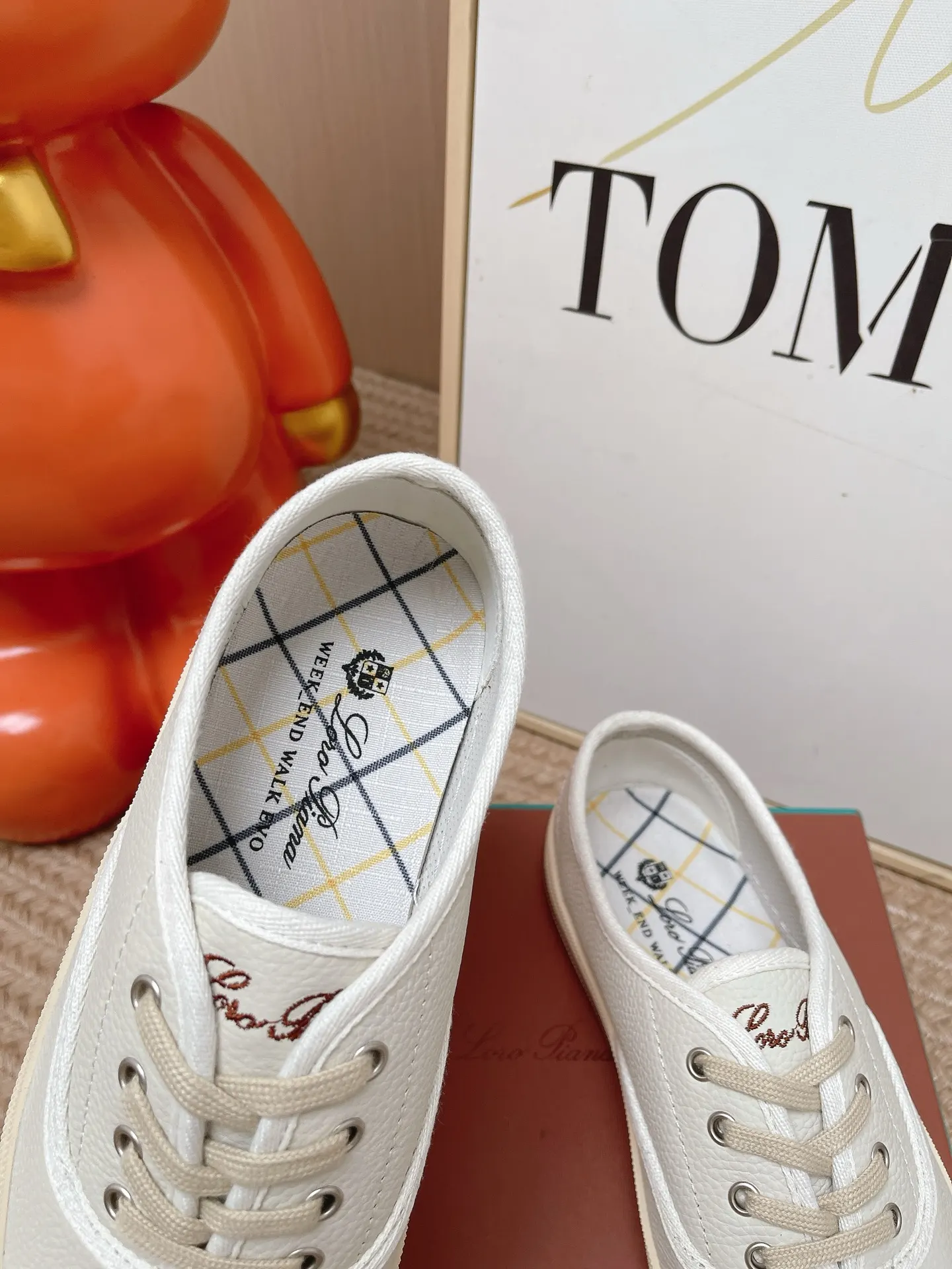 Loro Piana 運動鞋 休閒百搭款(數字6) Loro Piana 運動鞋 休閒百搭款(數字6)