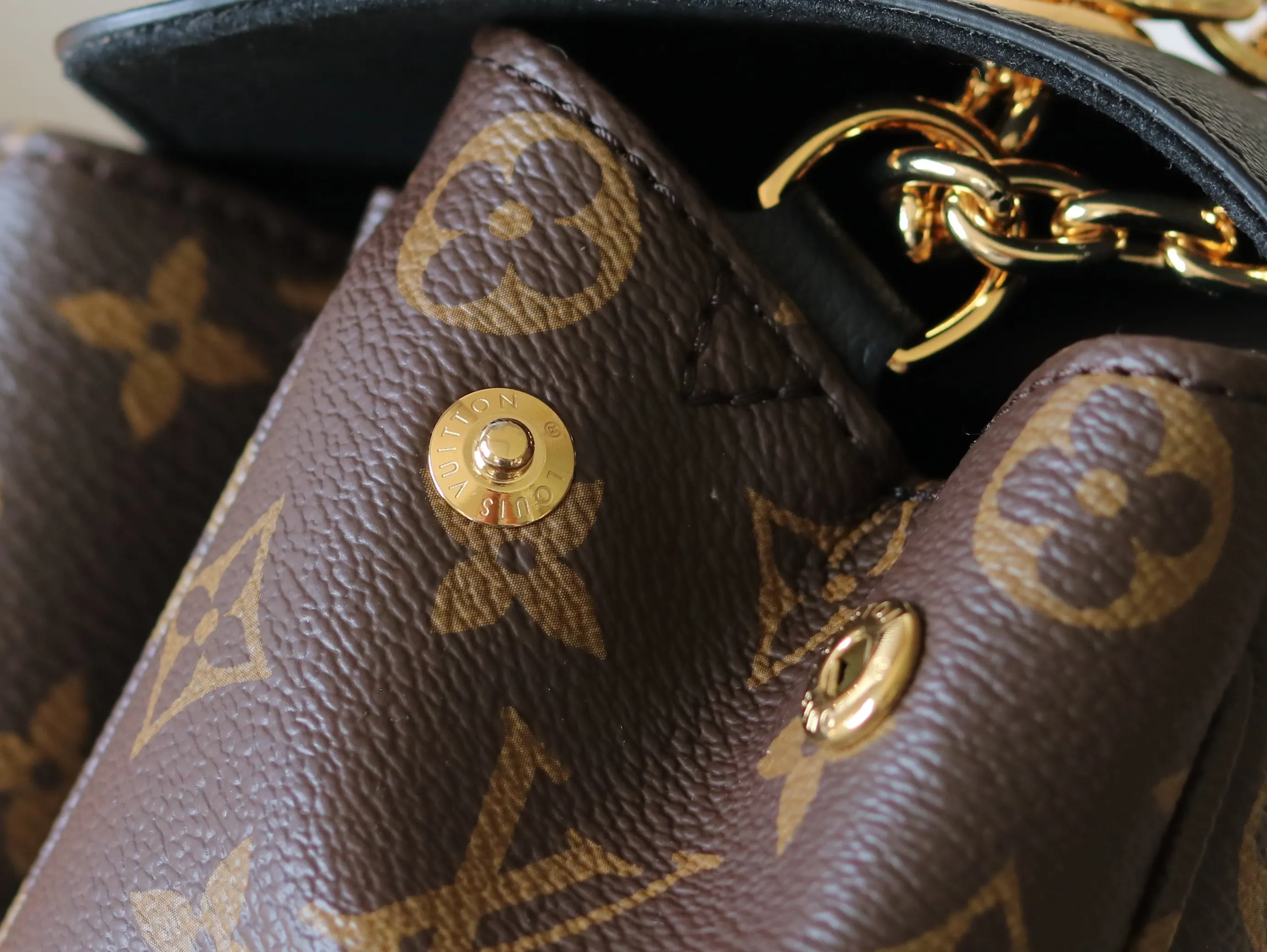 LV black and brown color scheme chain bag, shoulder crossbody model Image 7 LV black and brown color scheme chain bag, shoulder crossbody model Image 7