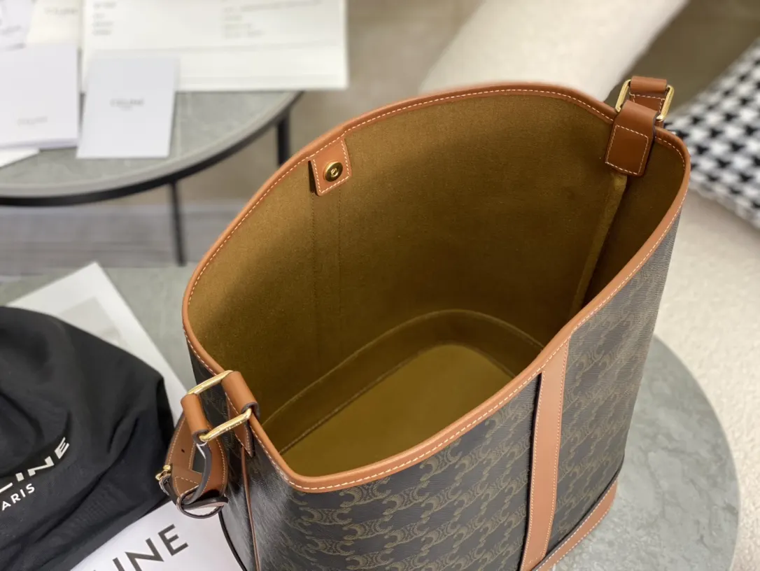 中号 水桶包〰 低调 休閒水桶款