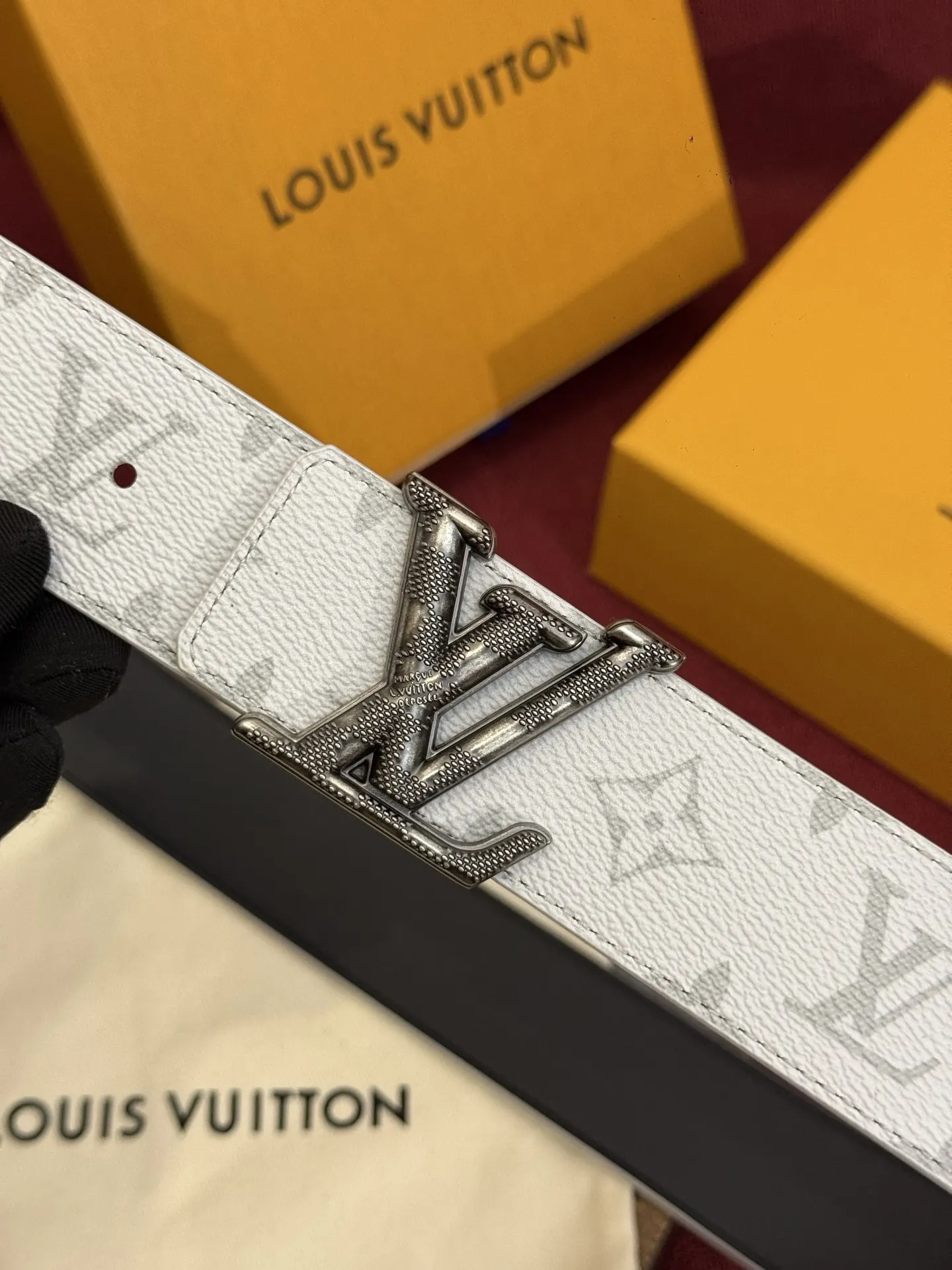 LV 綠色 雙面腰帶 商務休閒款(數字7) LV 綠色 雙面腰帶 商務休閒款(數字7)