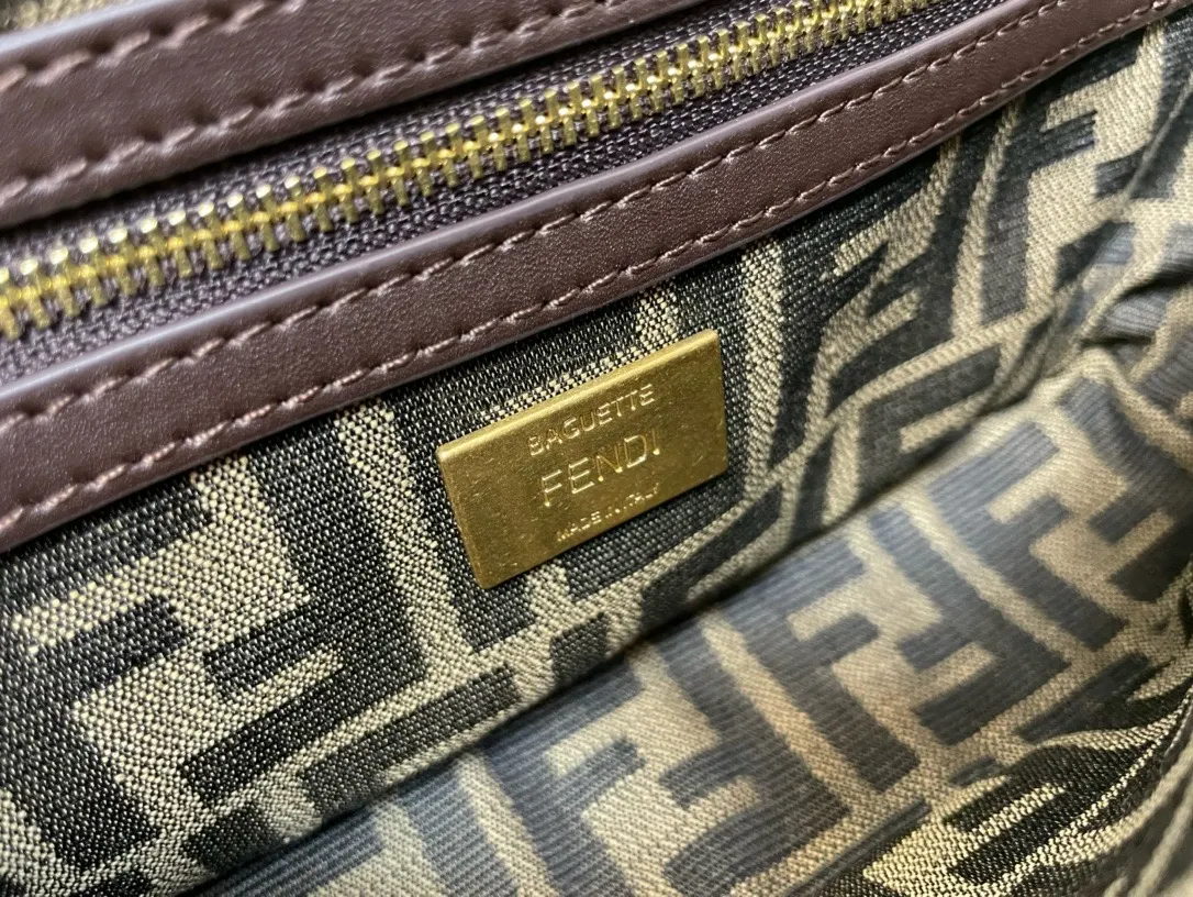 棕色 金色 提花 FEND Iconic Baguette Icon 腋下包 复古腋下背款
