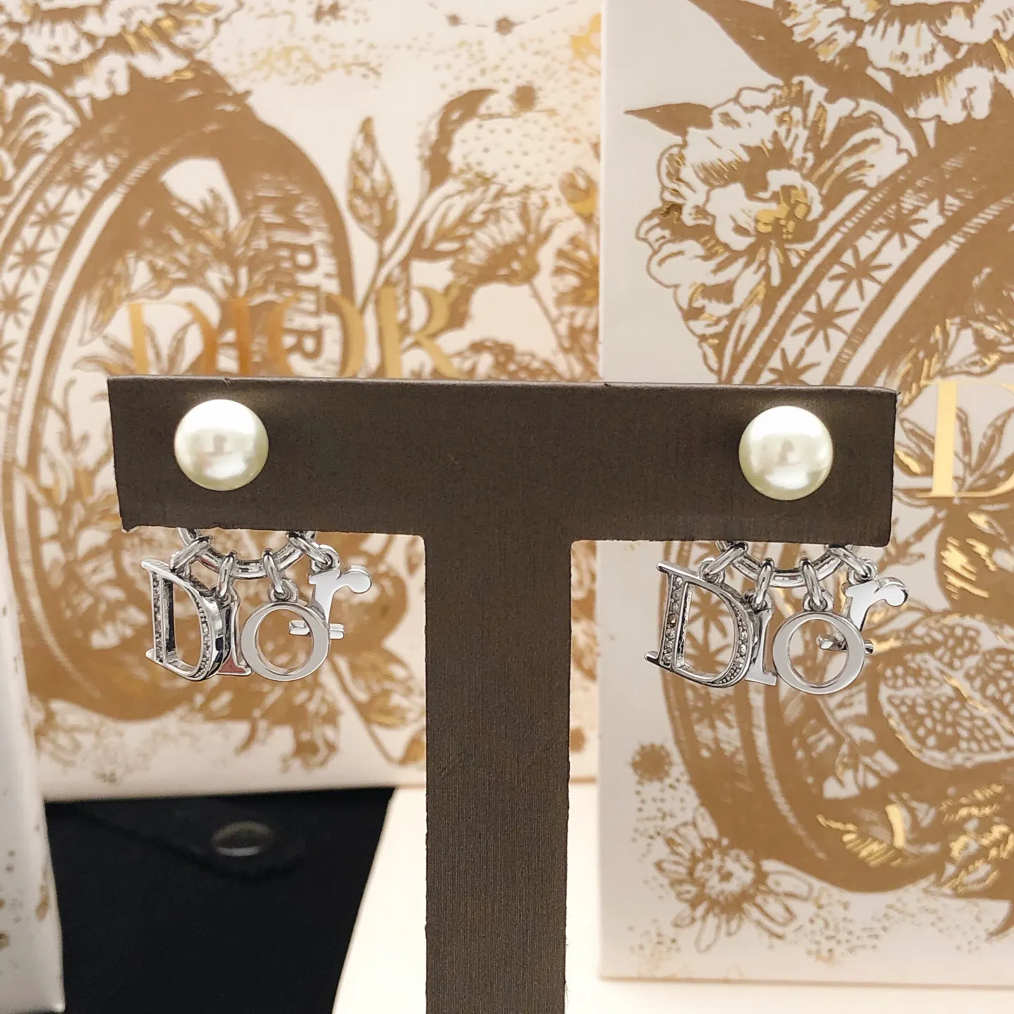 Dior 银色 珍珠 耳饰