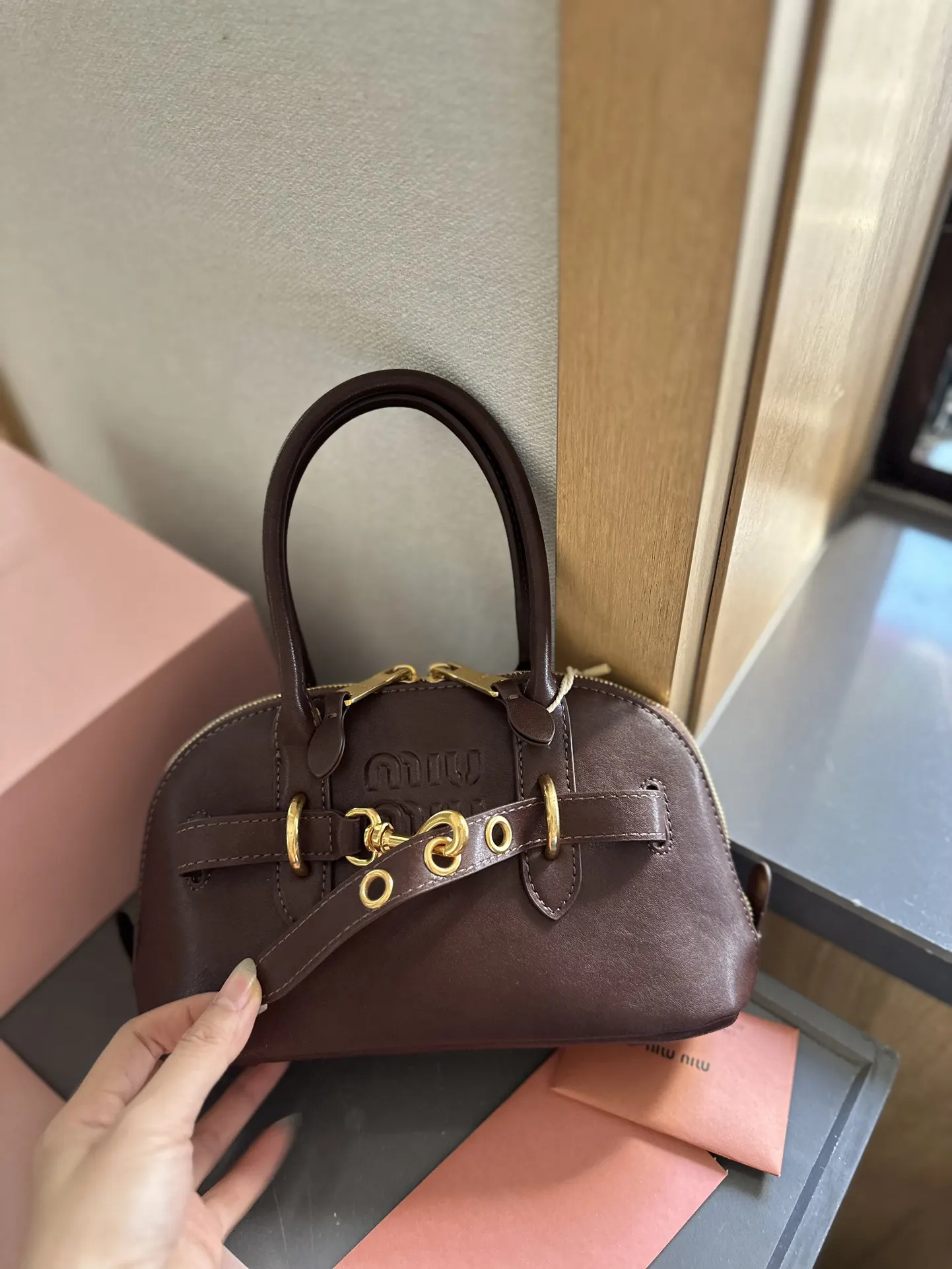 Miu MiuMiu 通勤人必备 包 手提包 通勤手提款