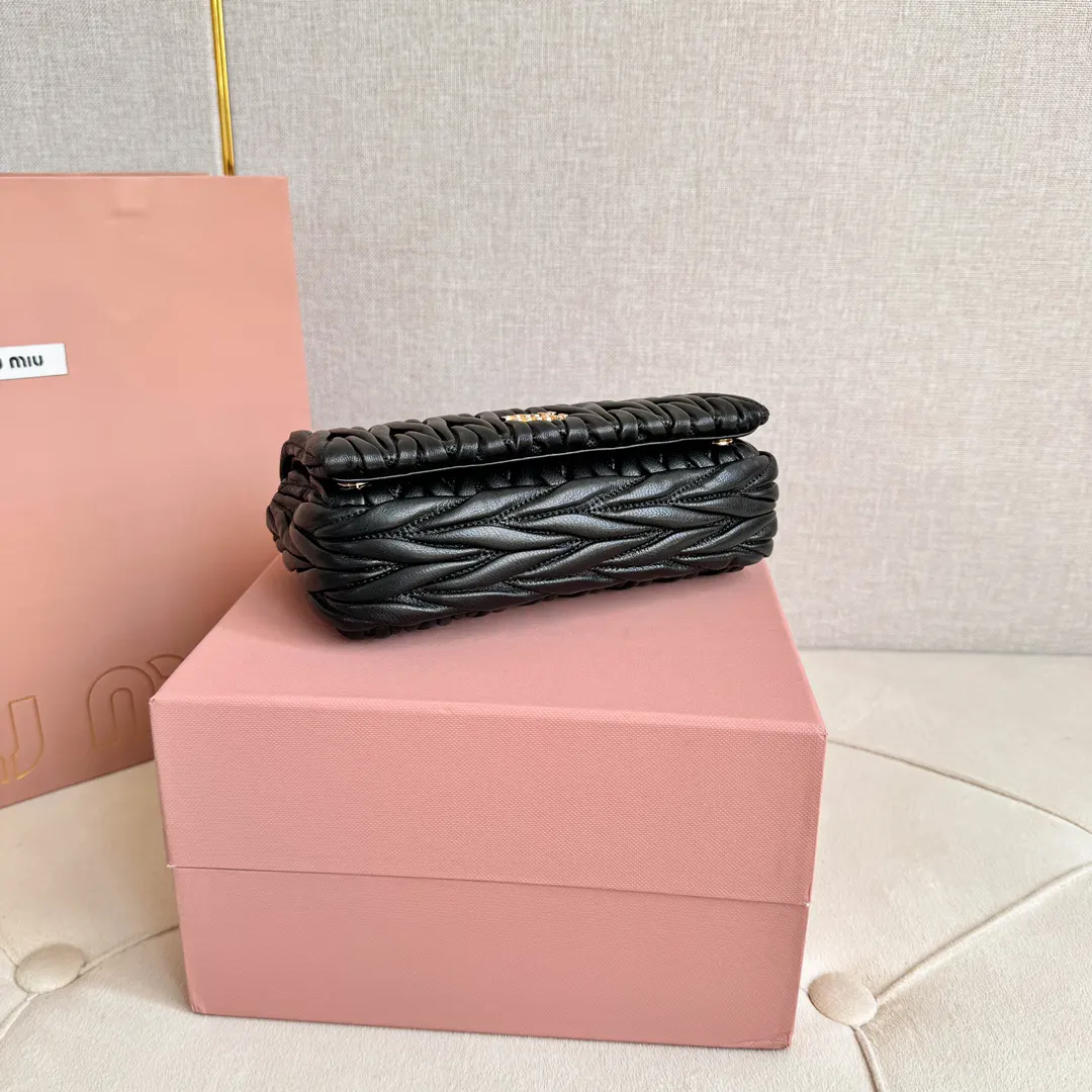 Miu 羊皮 鏈條包 精致鏈條款