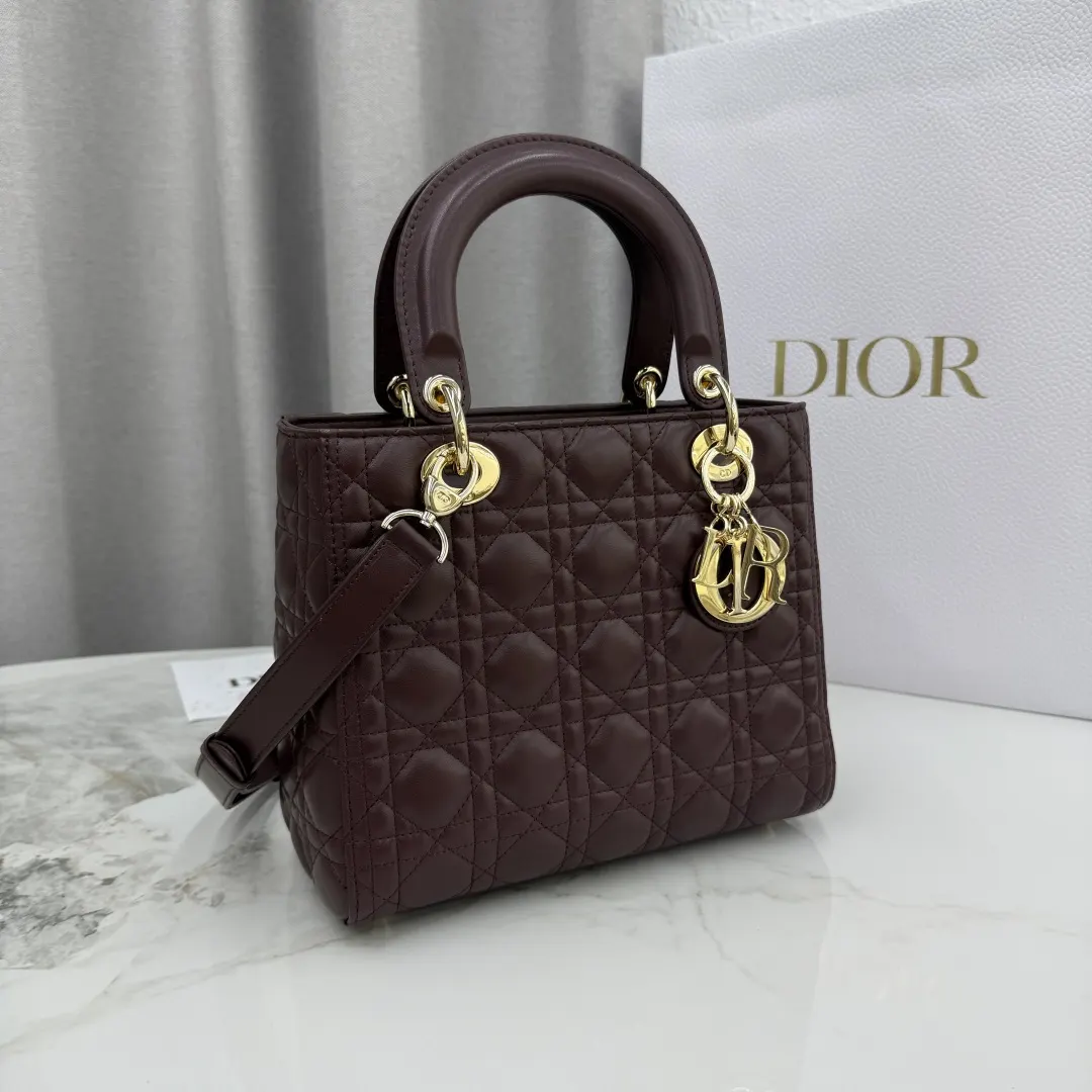Dior Lady Dior Lady 红色羊皮卡夹 精致配饰