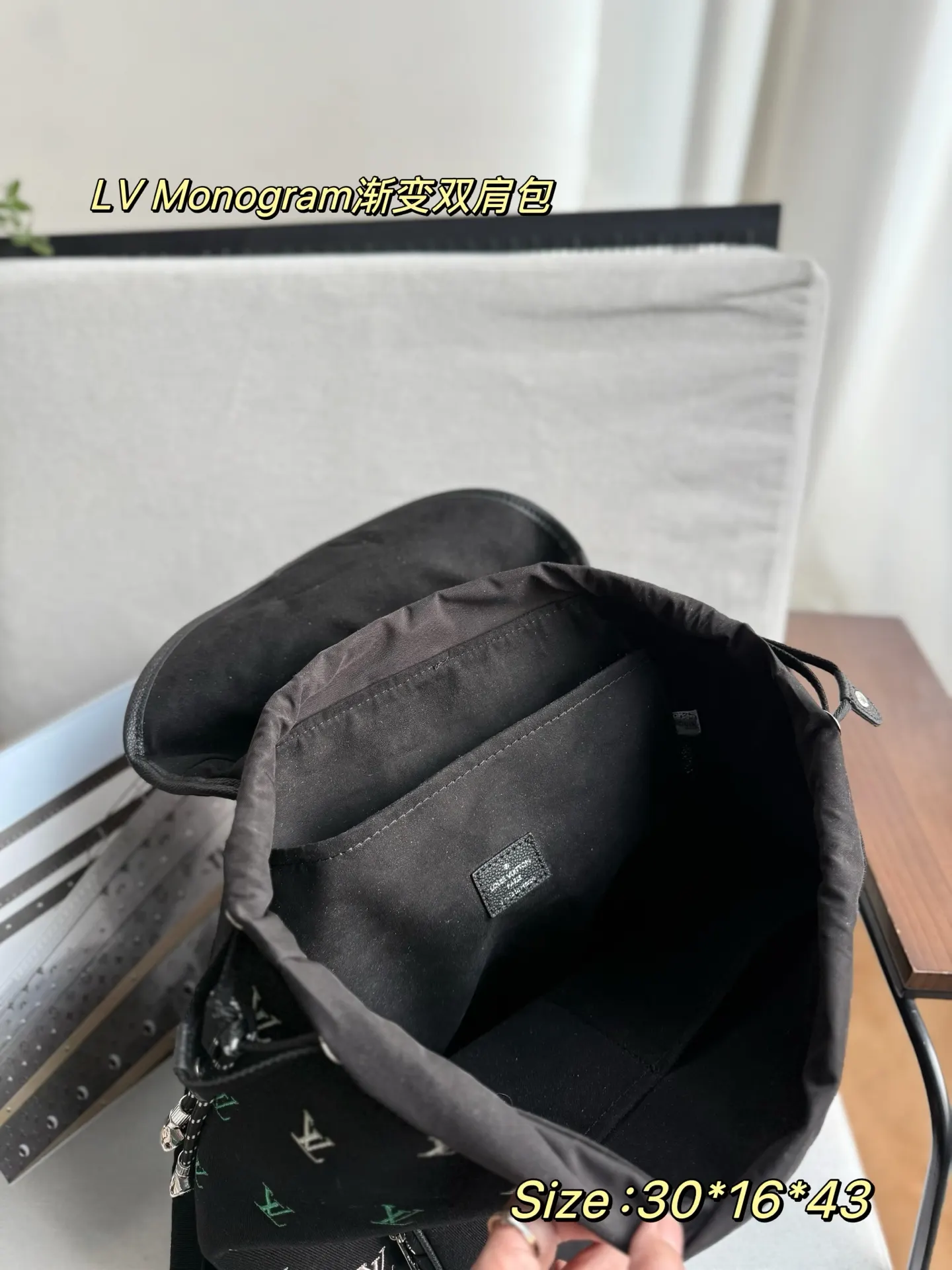 黑色 Mo雙肩包 实用雙肩款