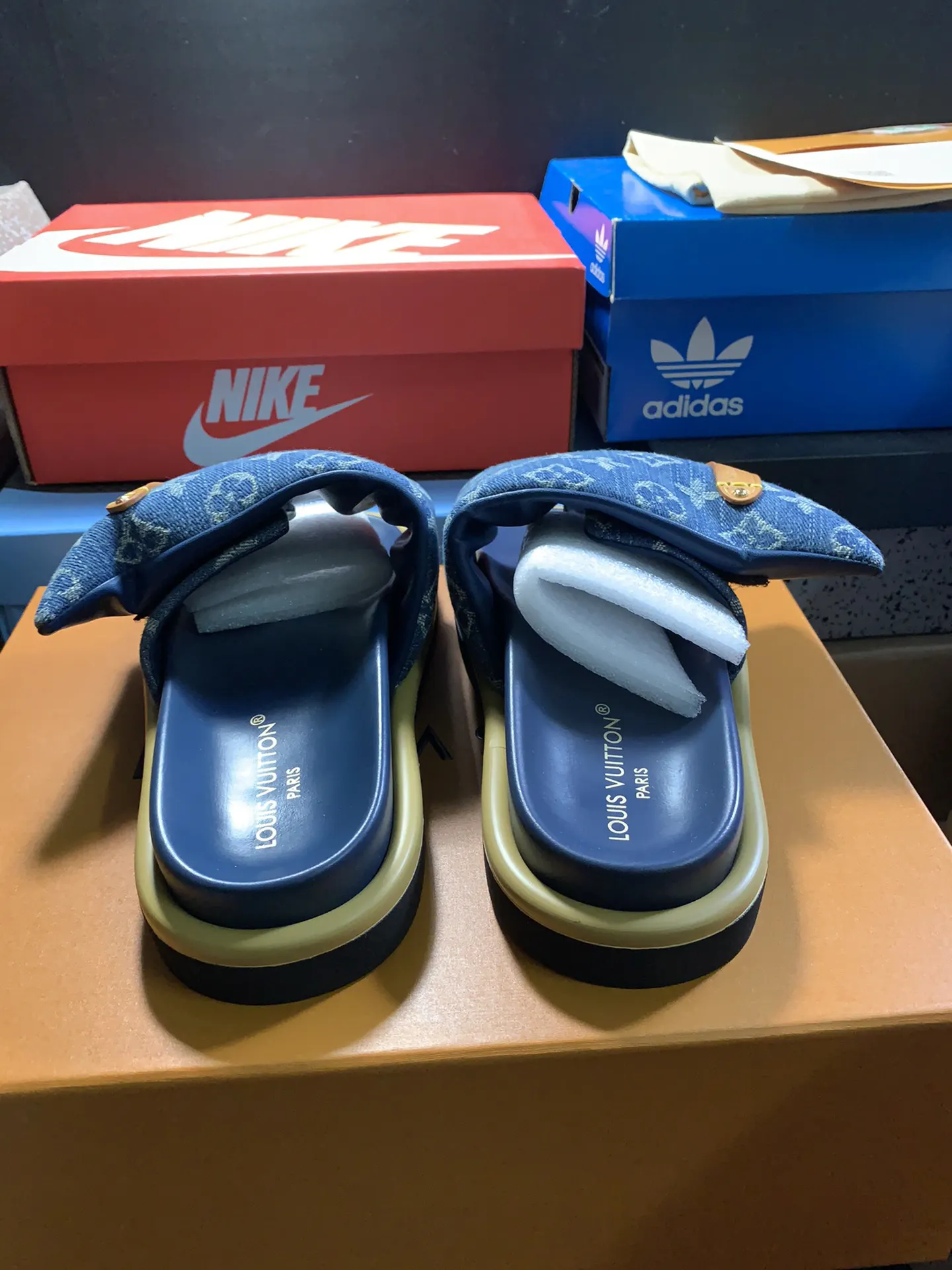 LV platform slippers, casual and versatile Image 5 LV platform slippers, casual and versatile Image 5