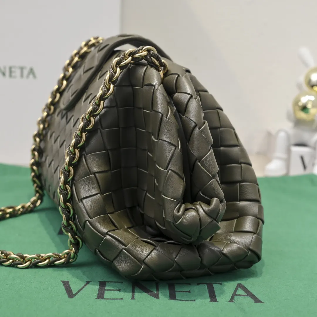Bottega Veneta 羊皮 鏈條包 精致鏈條款