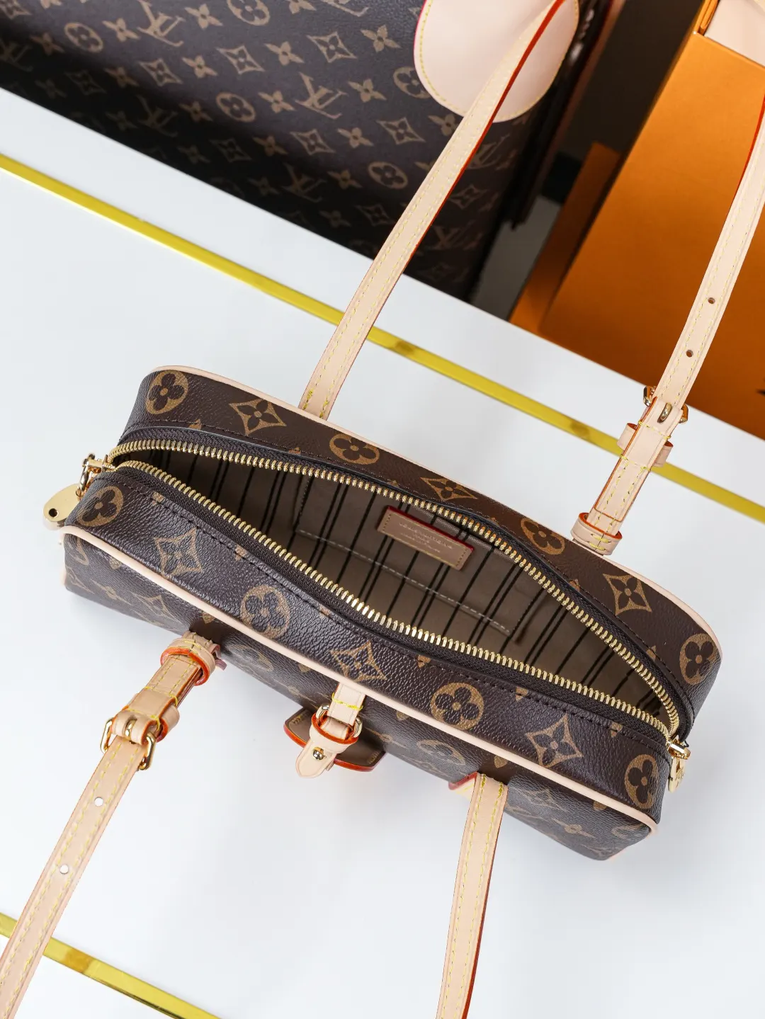 LV Classic Monogram Tote Bag Image 8 LV Classic Monogram Tote Bag Image 8