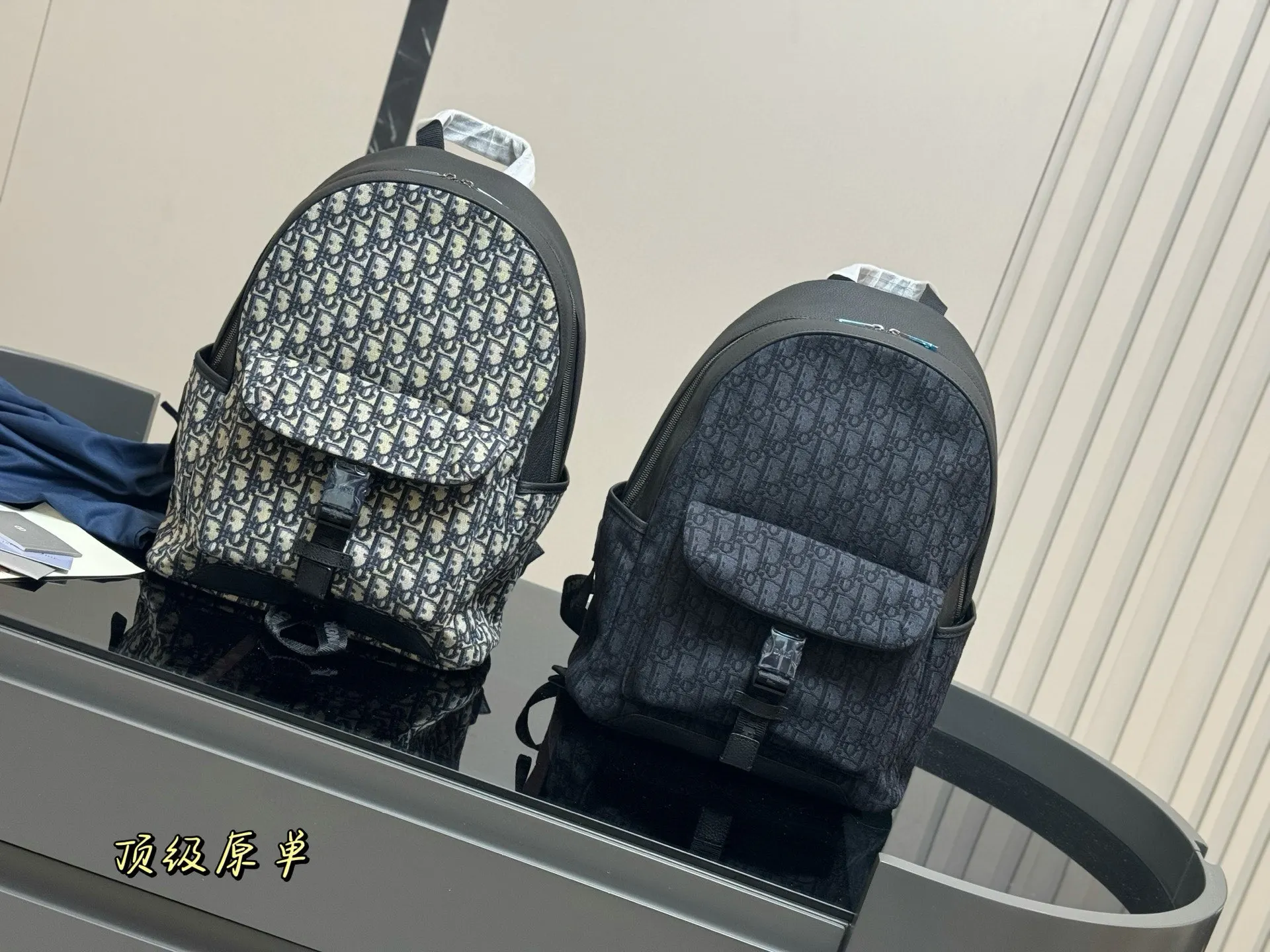 Dior 雙肩 男女背都好看 作为一只合 雙肩包 实用雙肩款