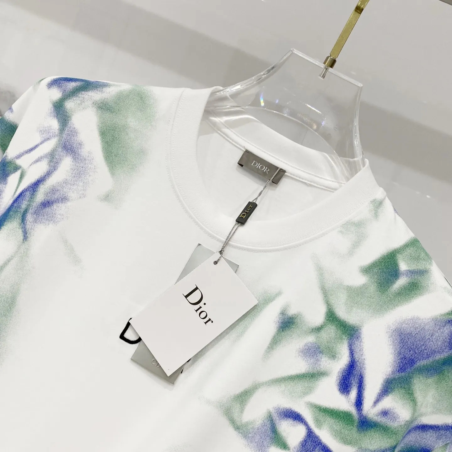 Dior 白色花卉印花短袖T恤 清新休闲款