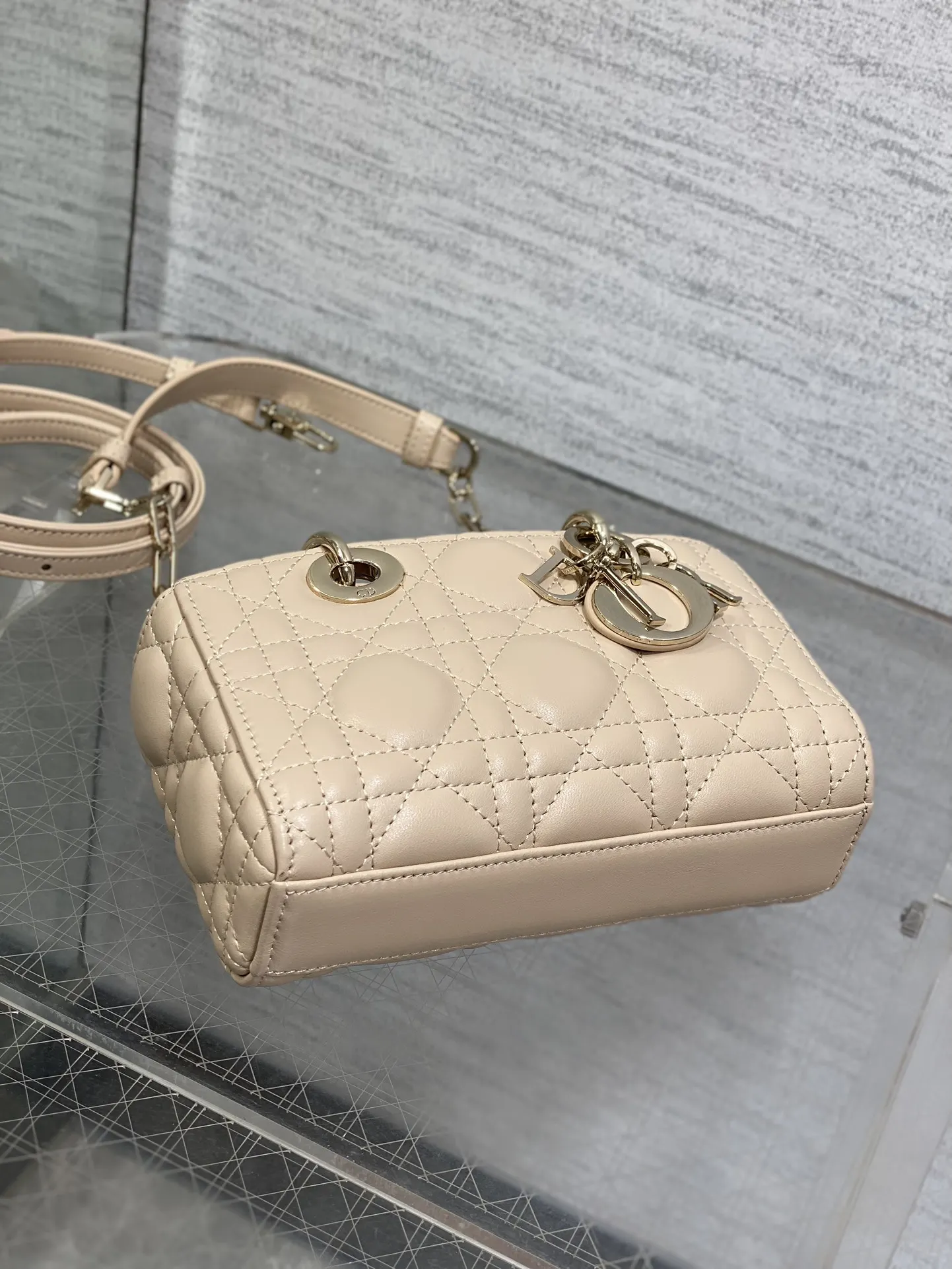 Dior 杏色 羊皮 进口 羊皮横款迷你戴妃包 杏色 Joy bag 鏈條包 精致鏈條款